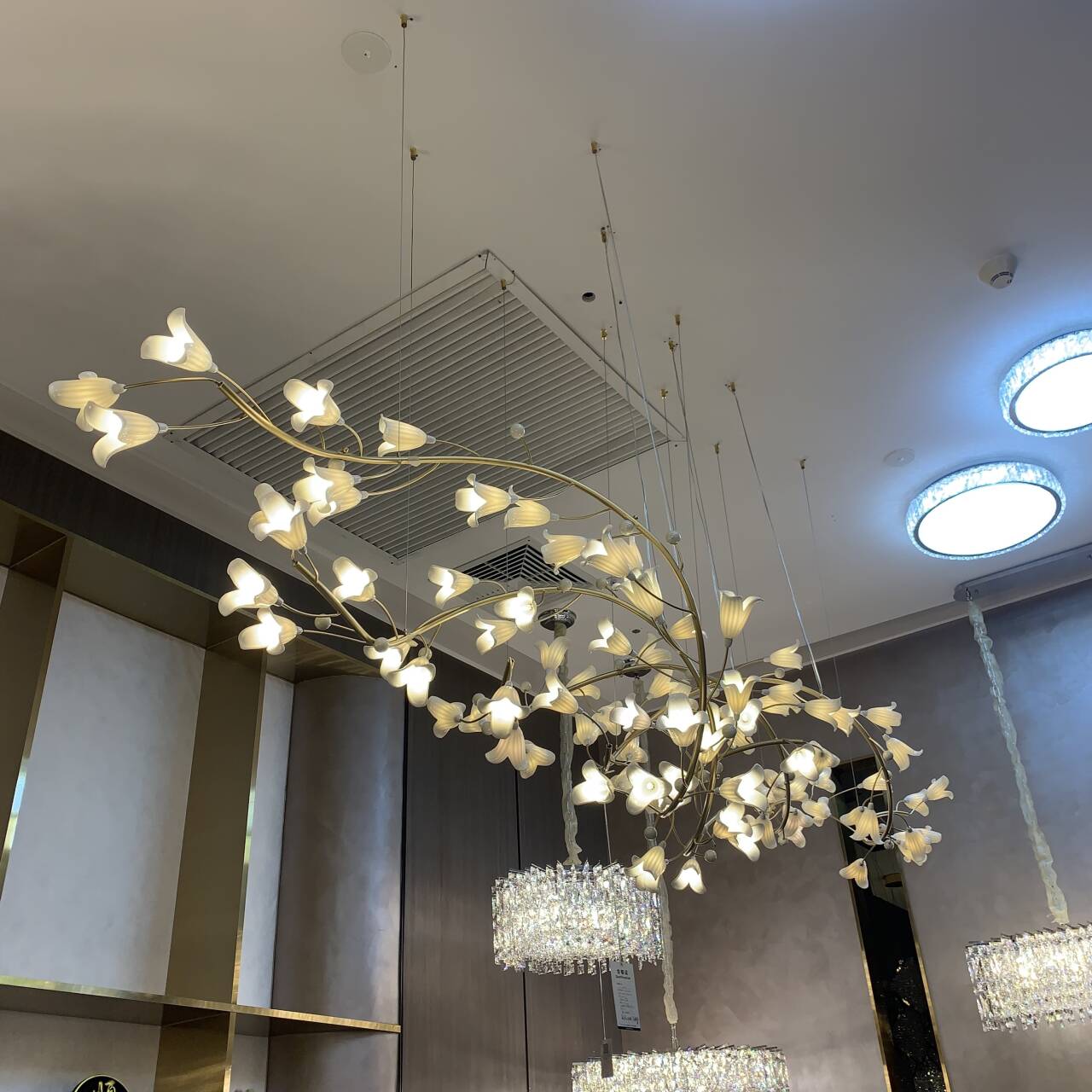 Modern Brass Branch Ceramics Flower Chandelier for Stylish Living Room Hotel and Restaurant-Chandeliers-Blushlighting