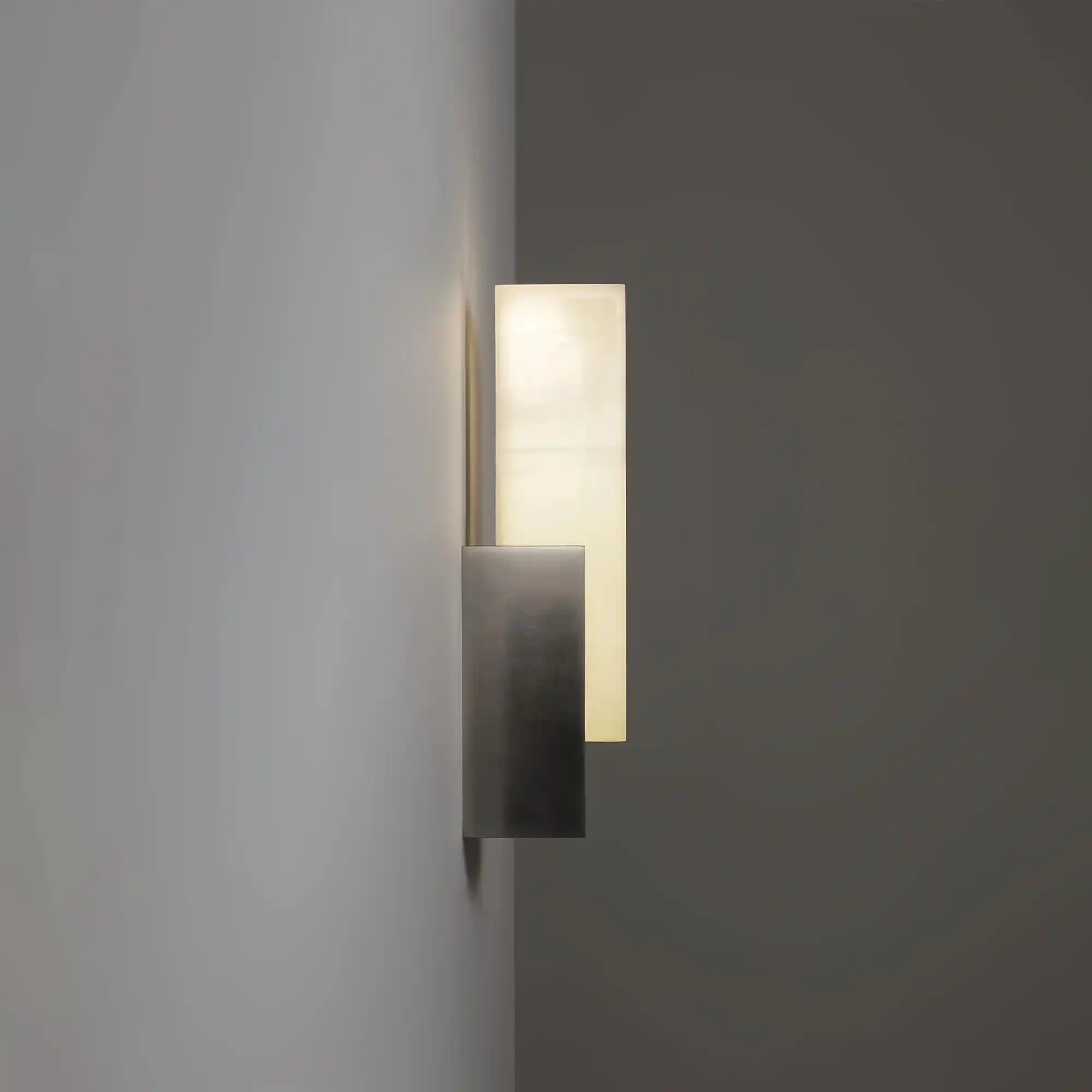 Aurora Alabaster Sconce Elegant LED Stone Lighting-Blushlighting