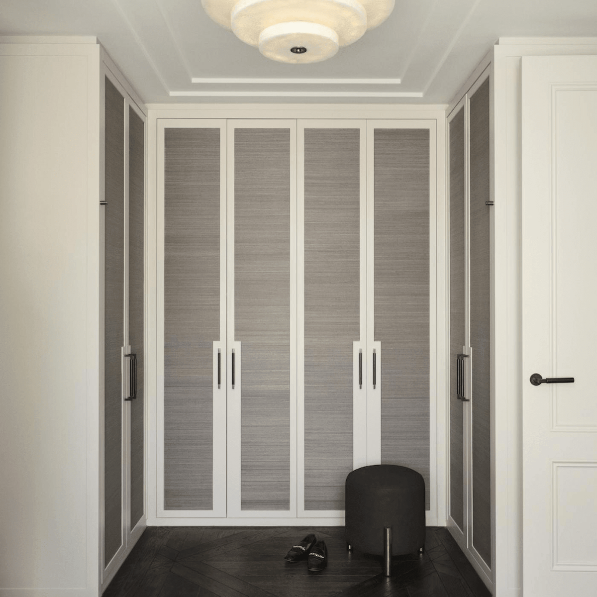 Alabaster Bronze & White LED Chandelier – Elegant 33‑Inch - Blushlighting