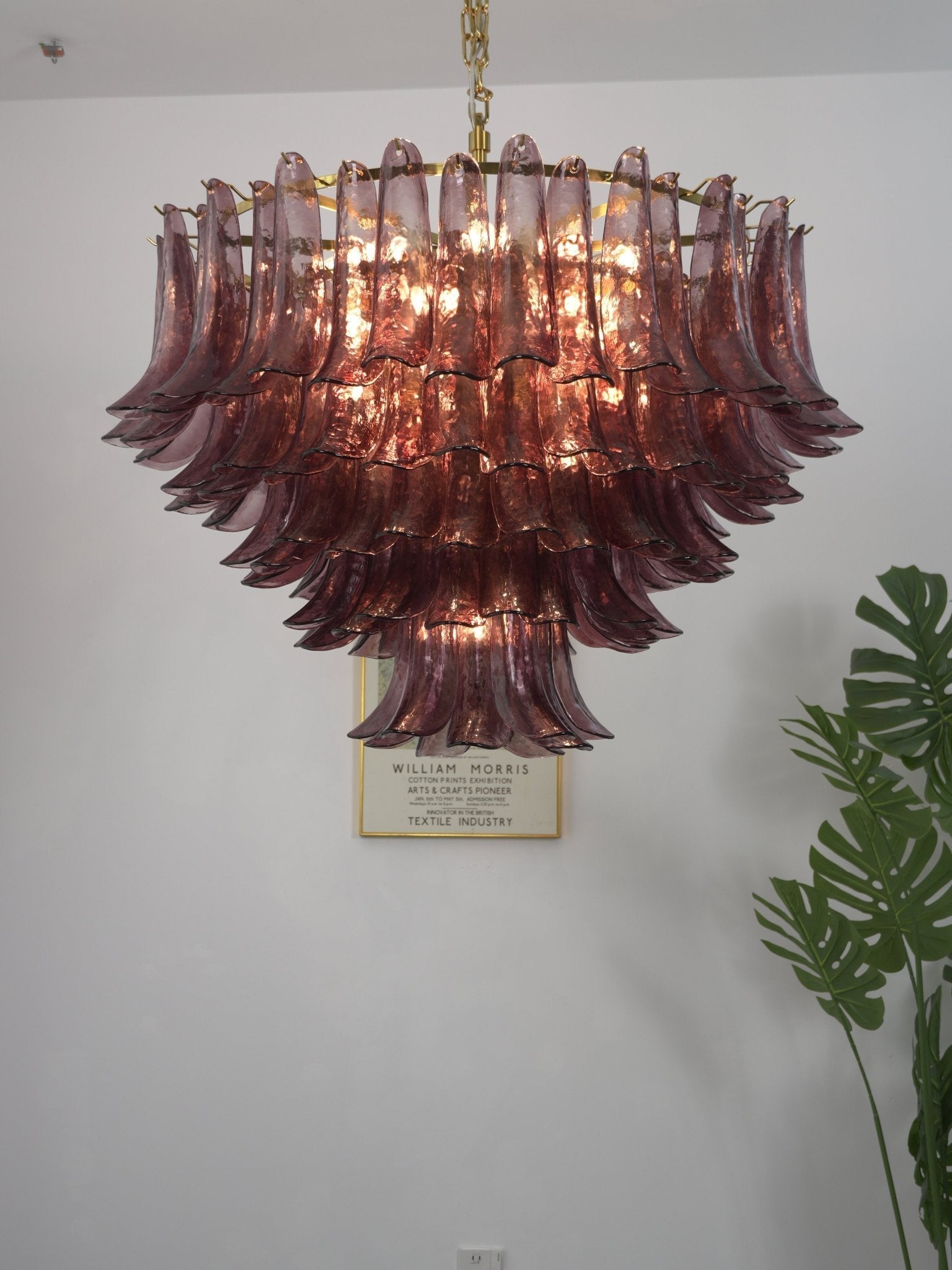 Amethyst Bloom Chandelier - ∅ 39.4″ x H 27.6″Gold & AmethystBlushlighting