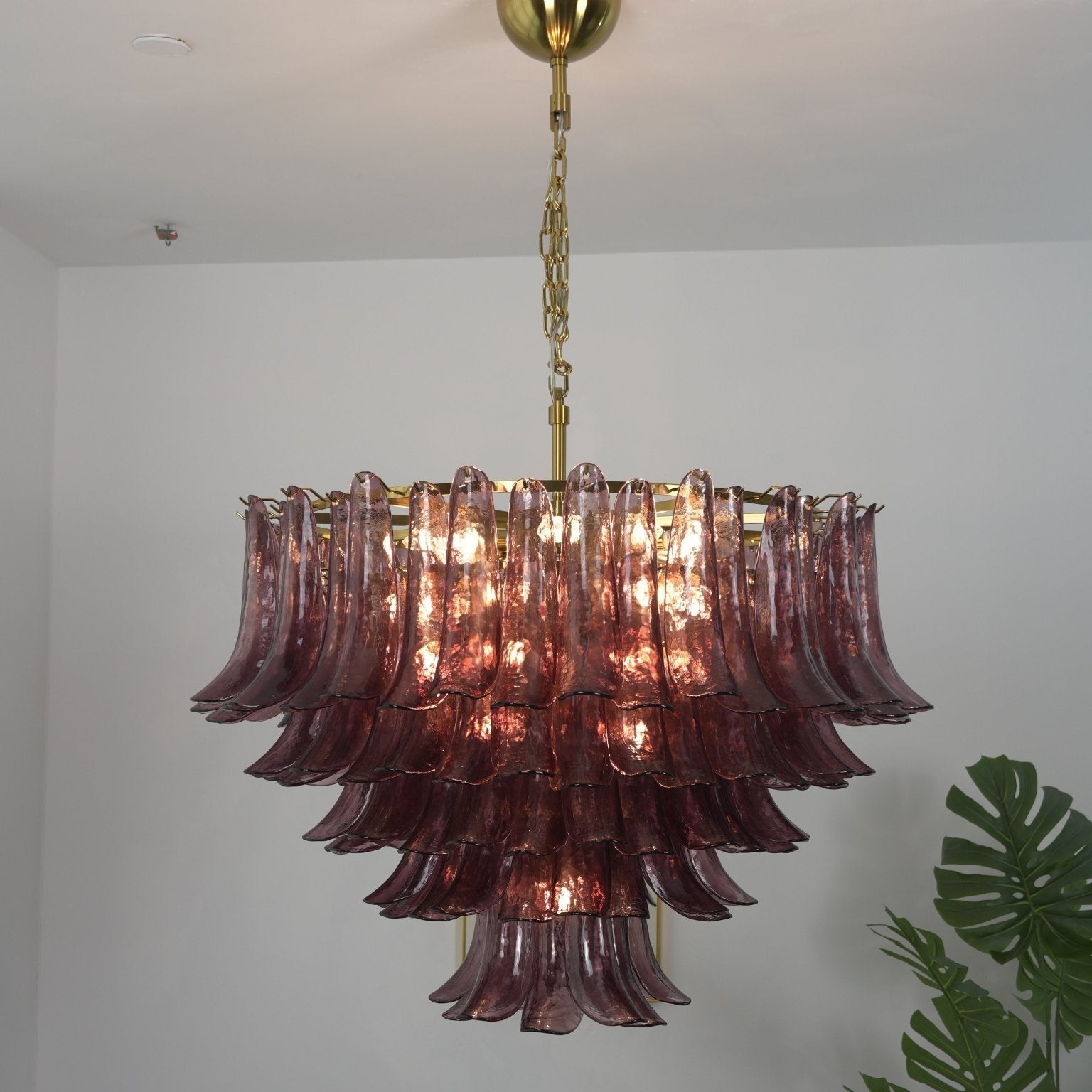 Amethyst Bloom Chandelier - ∅ 39.4″ x H 27.6″Gold & AmethystBlushlighting