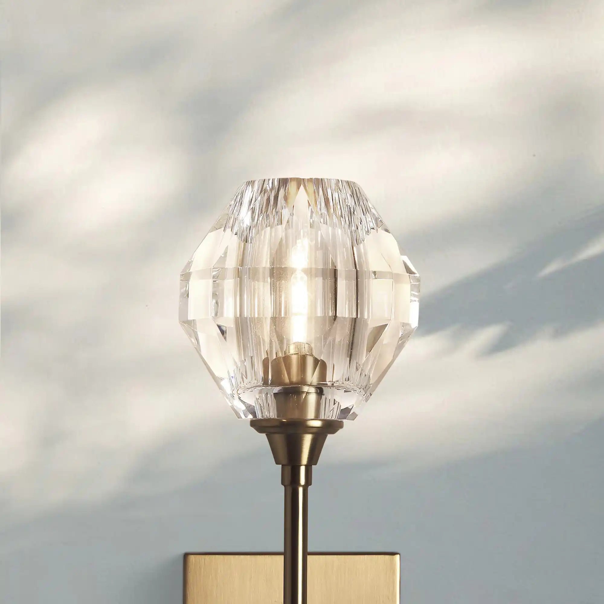Amoroso Wall Sconce - BRASSBlushlighting