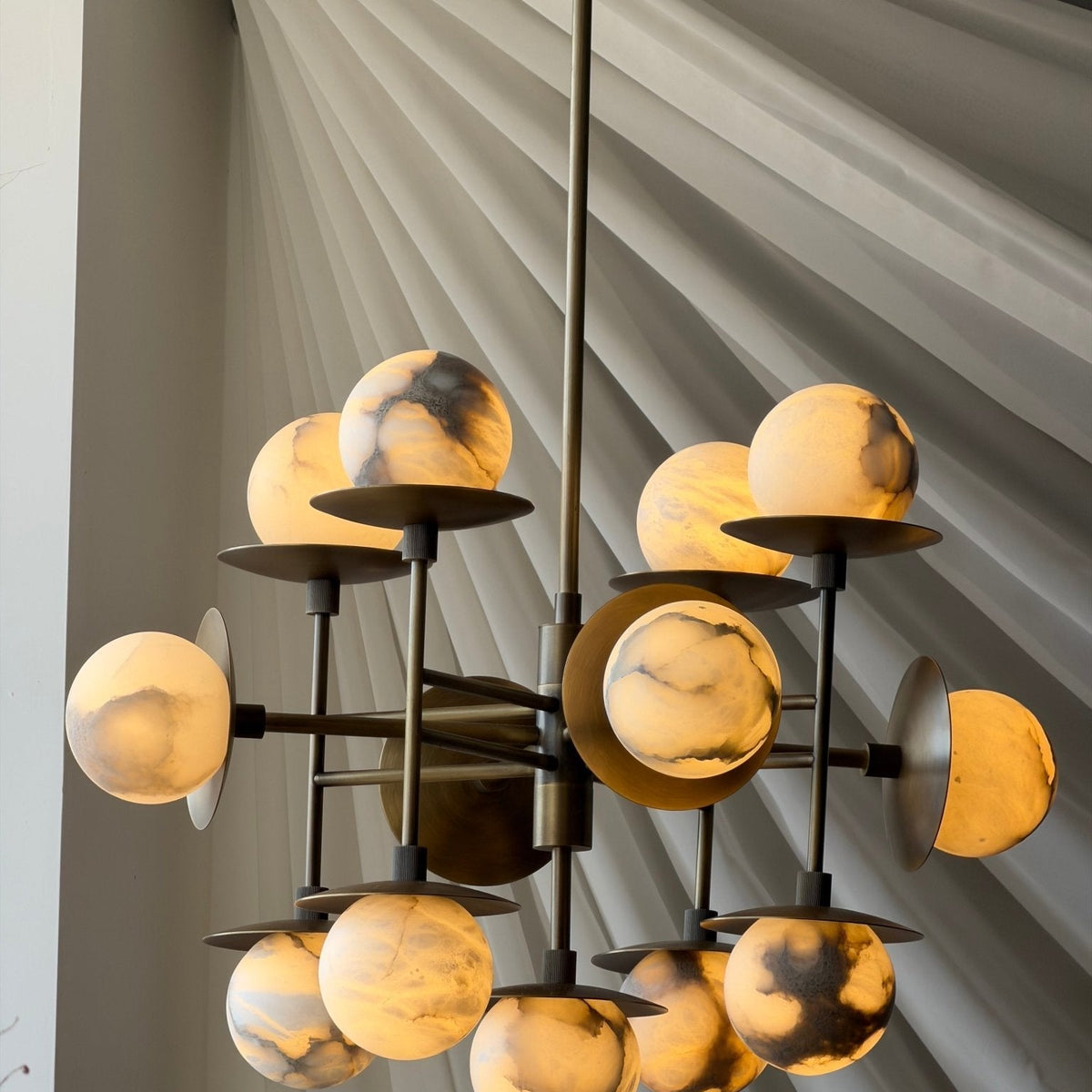 Cara Alabaster Chandelier - ∅ 23.6″ x H 63″Black & WhiteBlushlighting