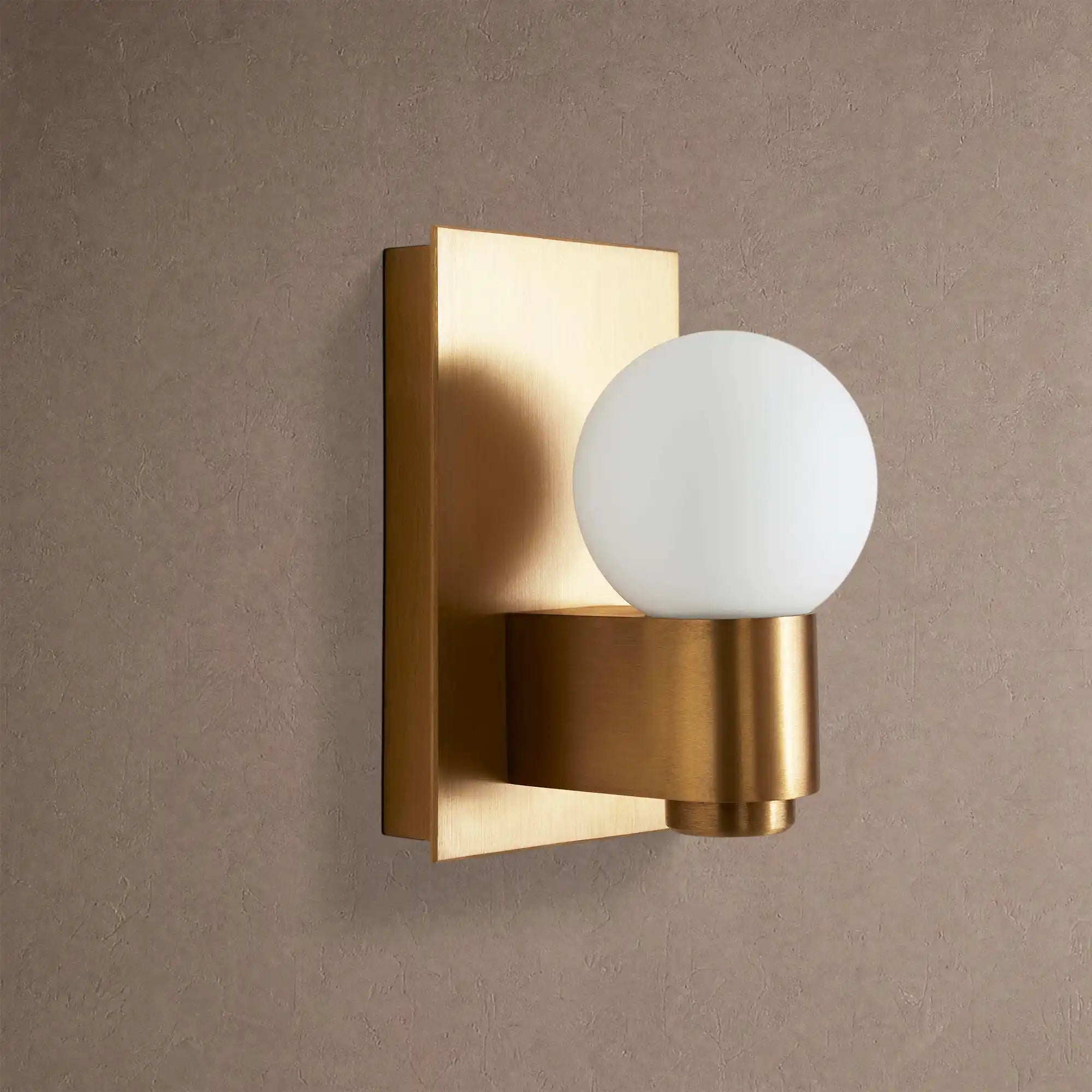Casens Wall Sconce - CrackleBlushlighting