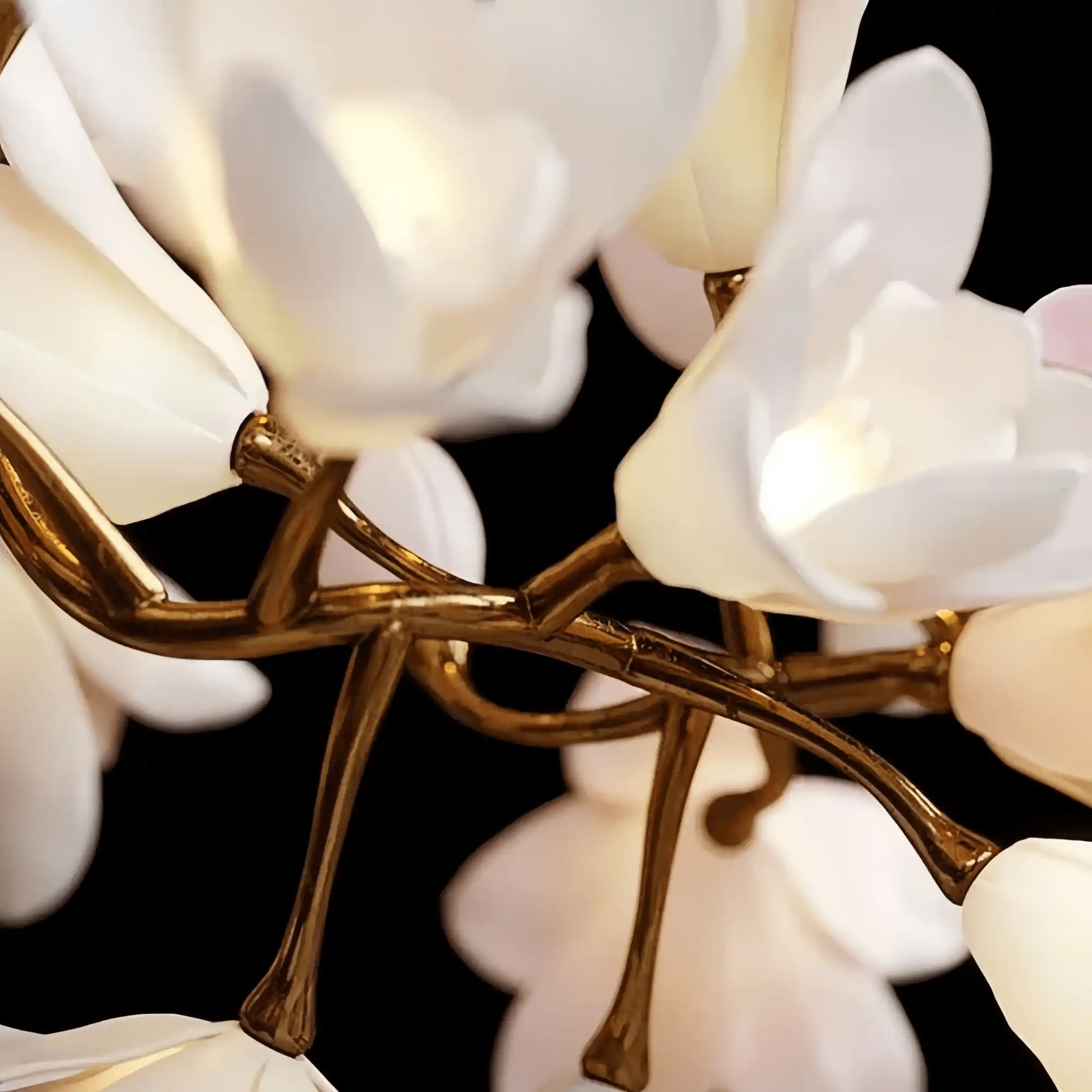 Circular Blossom Chandelier - L 47.2″(120cm) x W 15.7″(40cm) x H 17.7″ (45cm)Blushlighting