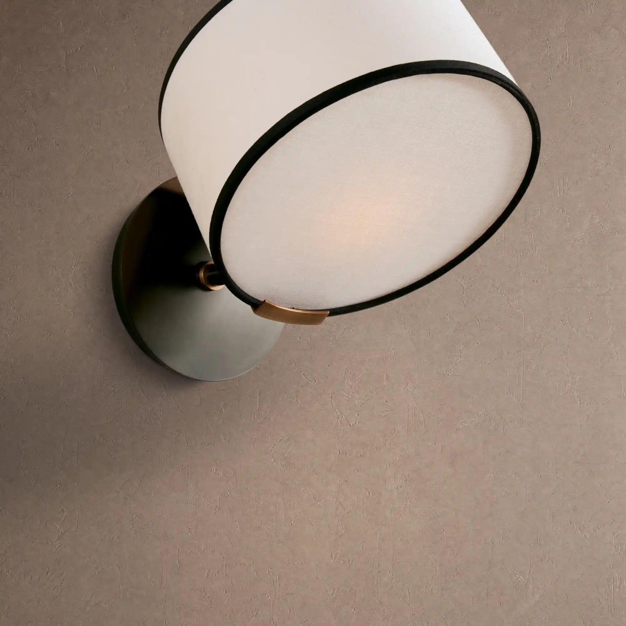 Daphne Sconce - Blushlighting