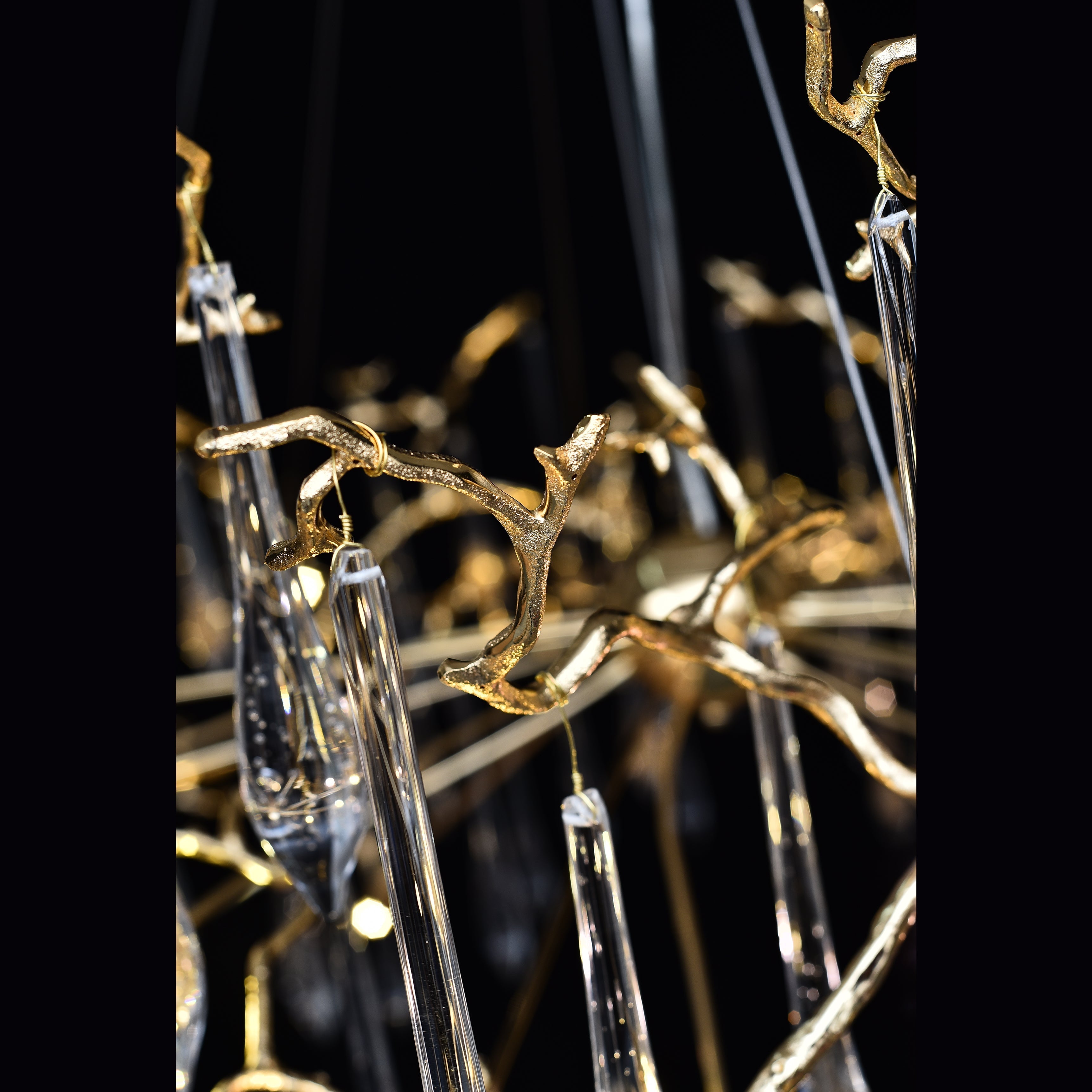 Dawn Teardrop Branch Brass Round Chandelier - 26" diameterClear GlassBlushlighting