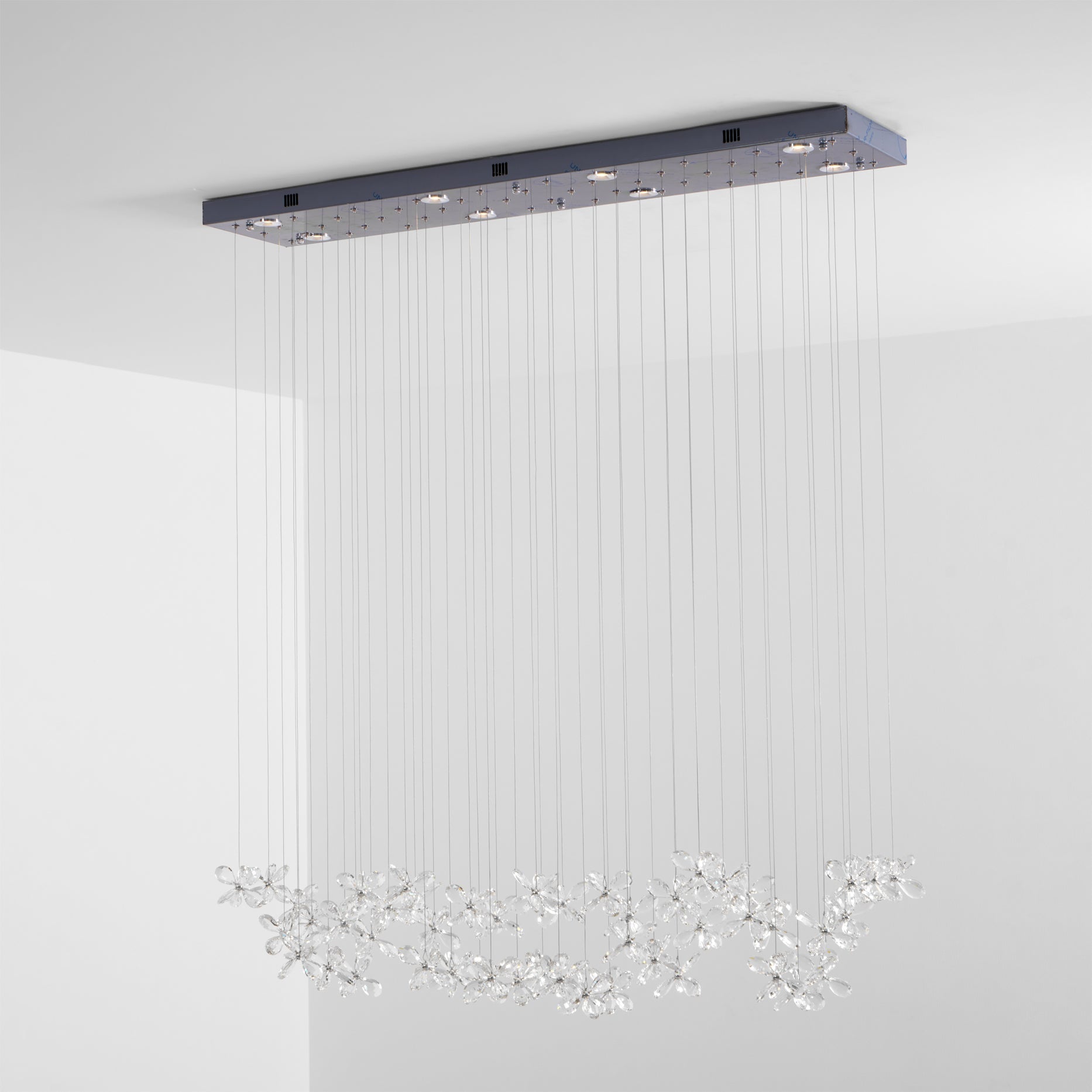 Floating Butterfly Chandelier - Long Canopy L 39.4″ x H 9.8″ x H 59.1″Silver & ClearWarm LightBlushlighting