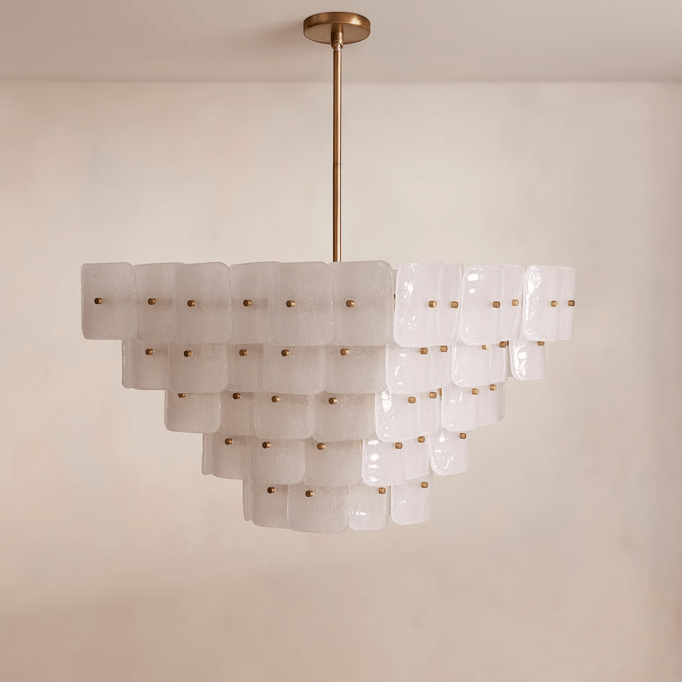 Francis Chandelier - L 27.6″ x W 27.6″ x H 19.3″Gold & WhiteBlushlighting