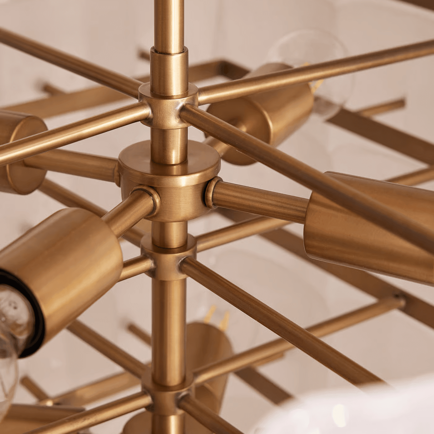 Francis Chandelier - L 27.6″ x W 27.6″ x H 19.3″Gold & WhiteBlushlighting