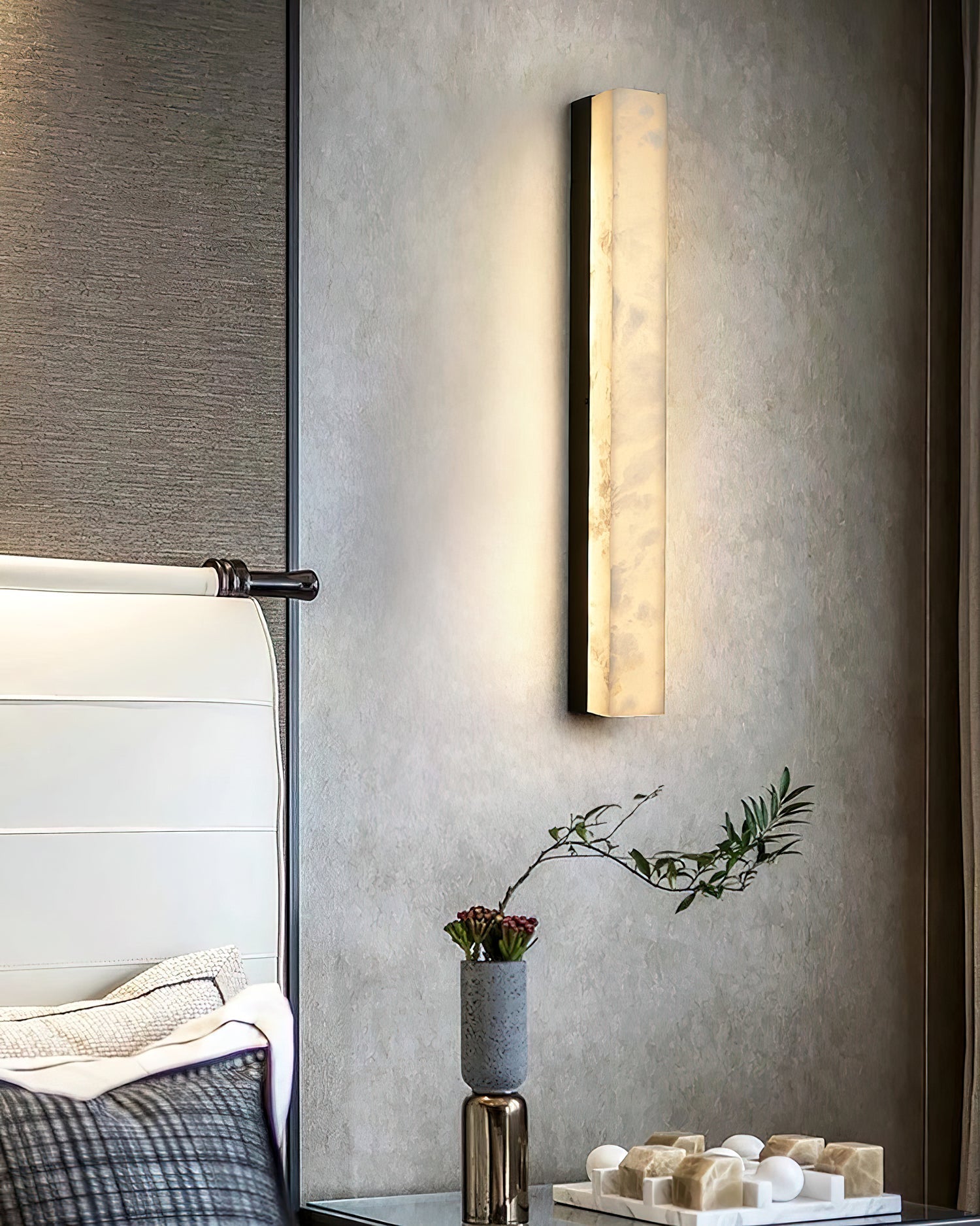 Geometric Alabaster Wall Lamp - L 3.1” x W 3.1“ x H 31.5“Black & WhiteWarm LightBlushlighting