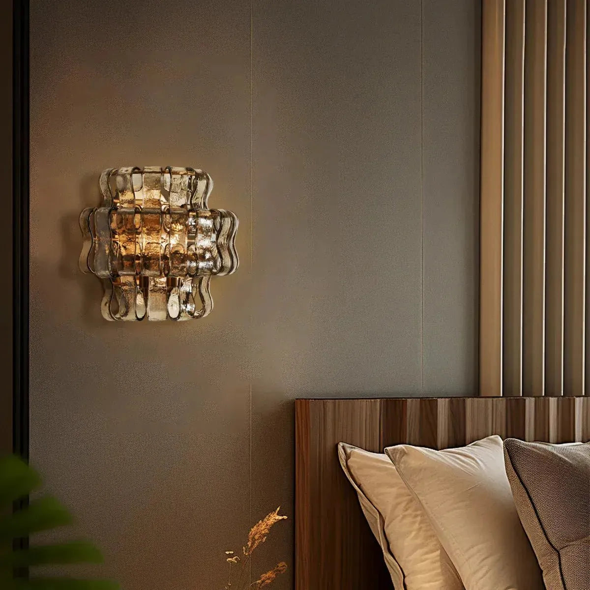 Ghiaccio Glass Wall Sconce - Antique BrassClearBlushlighting