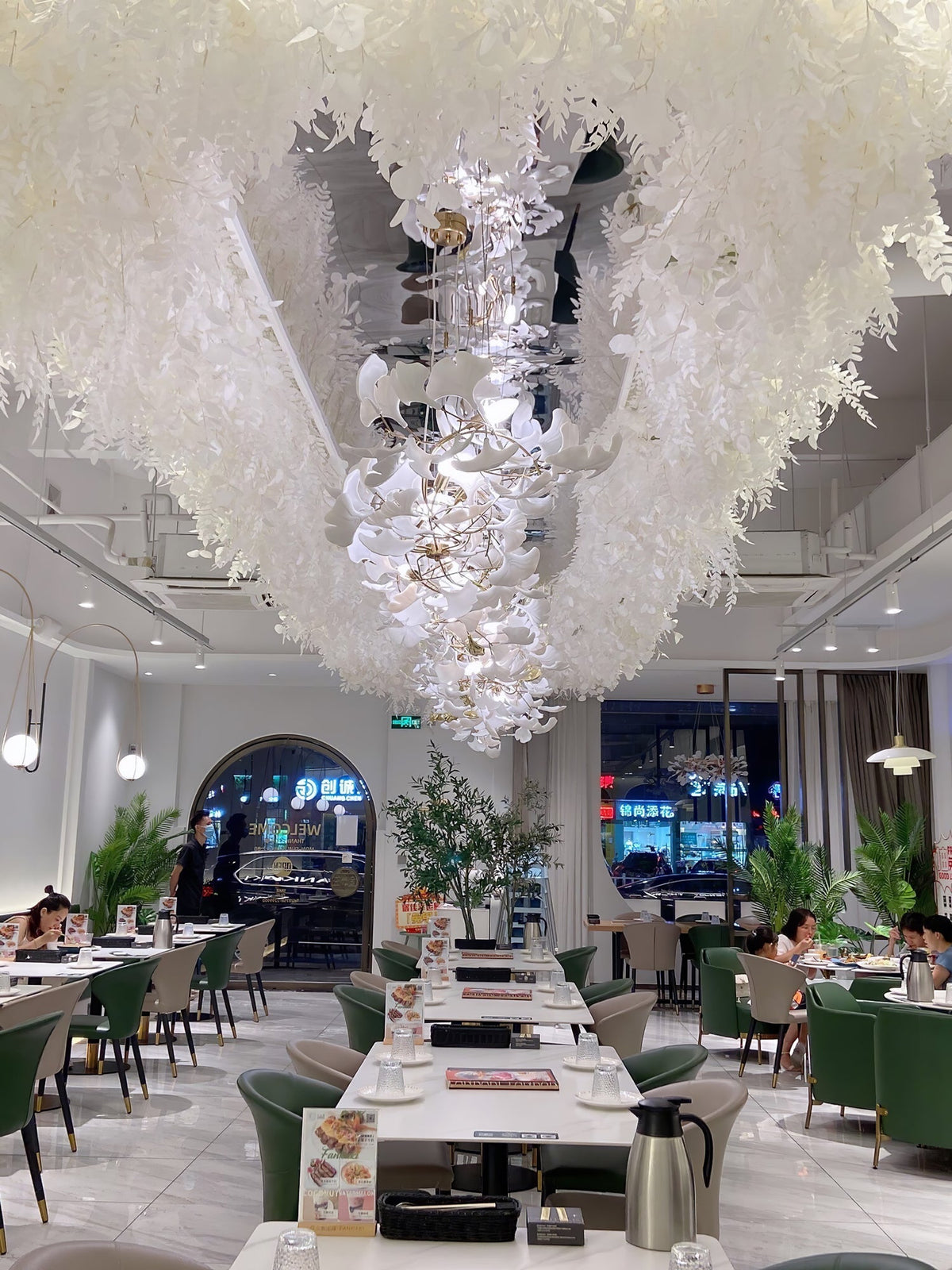 Gingko Leaves Chandelier - L 196.8″ x W 31.5″ x H 59.1″White & GoldBlushlighting