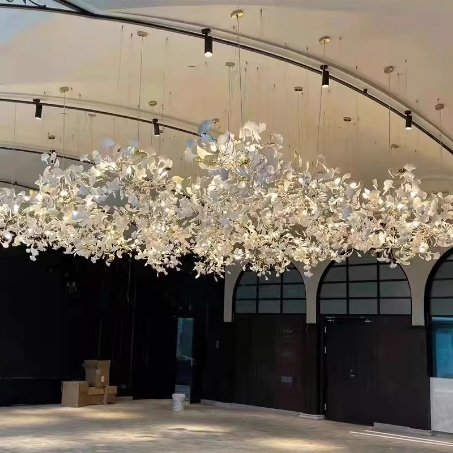 Gingko Leaves Chandelier - L 196.8″ x W 31.5″ x H 59.1″White & GoldBlushlighting