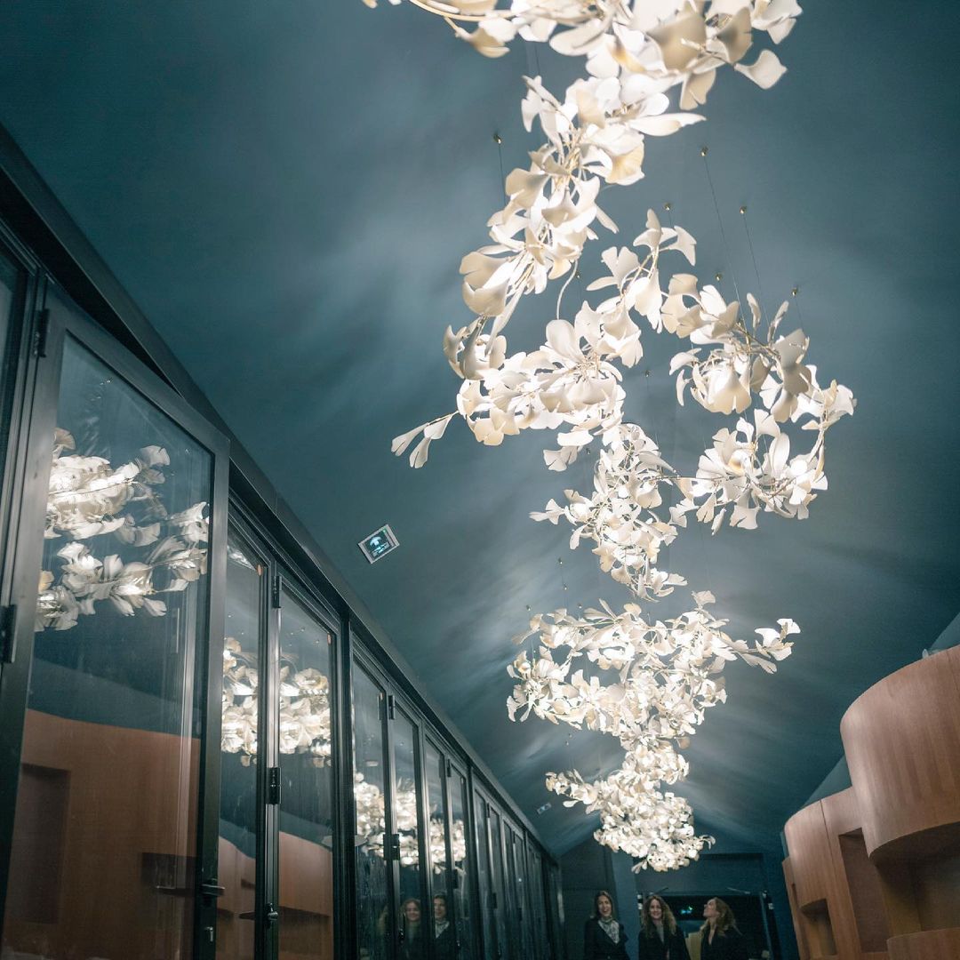 Gingko Leaves Chandelier - L 196.8″ x W 31.5″ x H 59.1″White & GoldBlushlighting