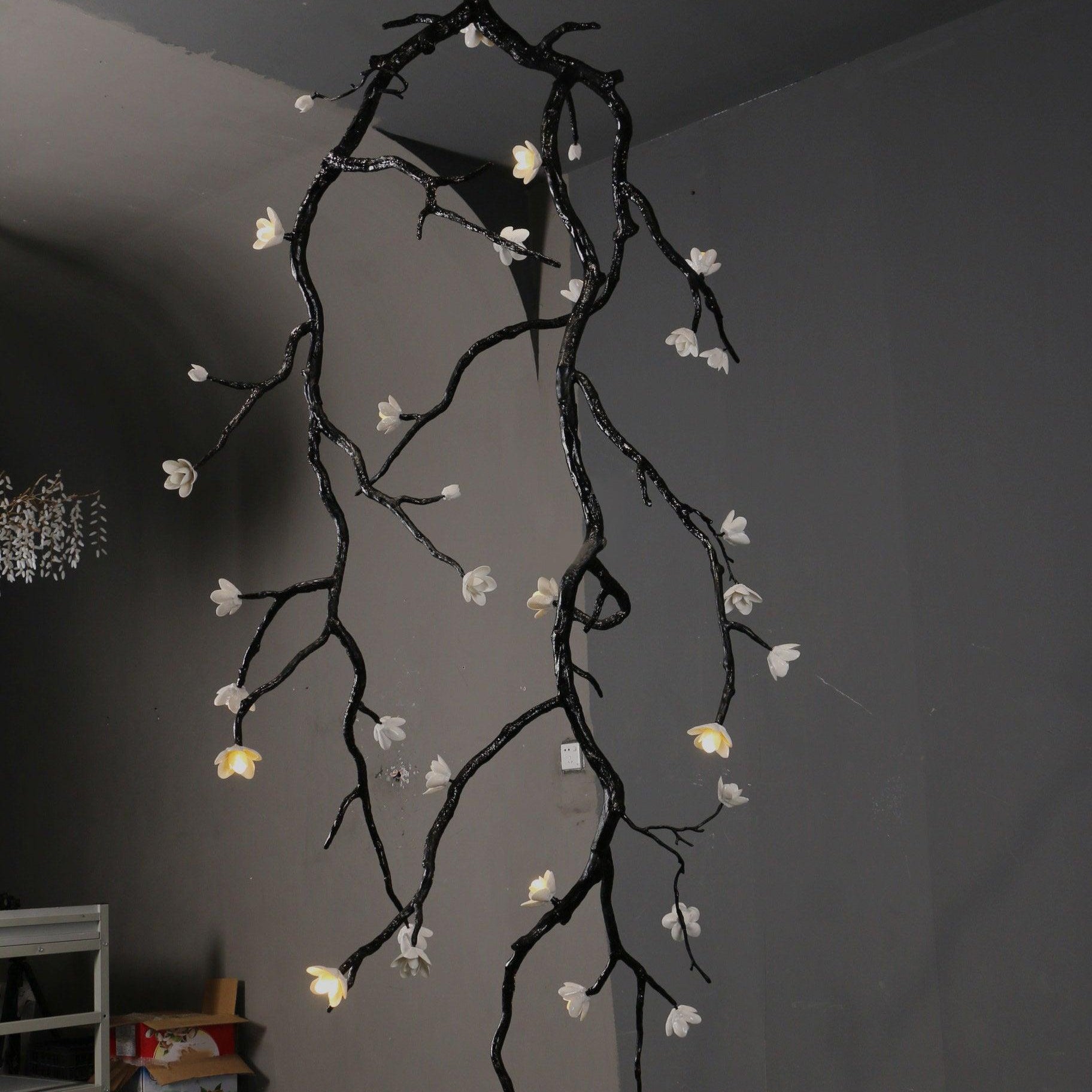 Large Long Branch Flower Chandelier - L 17.7″ x H 43.3″ / L 45cm x H 1100cmBrass stained blackBlushlighting