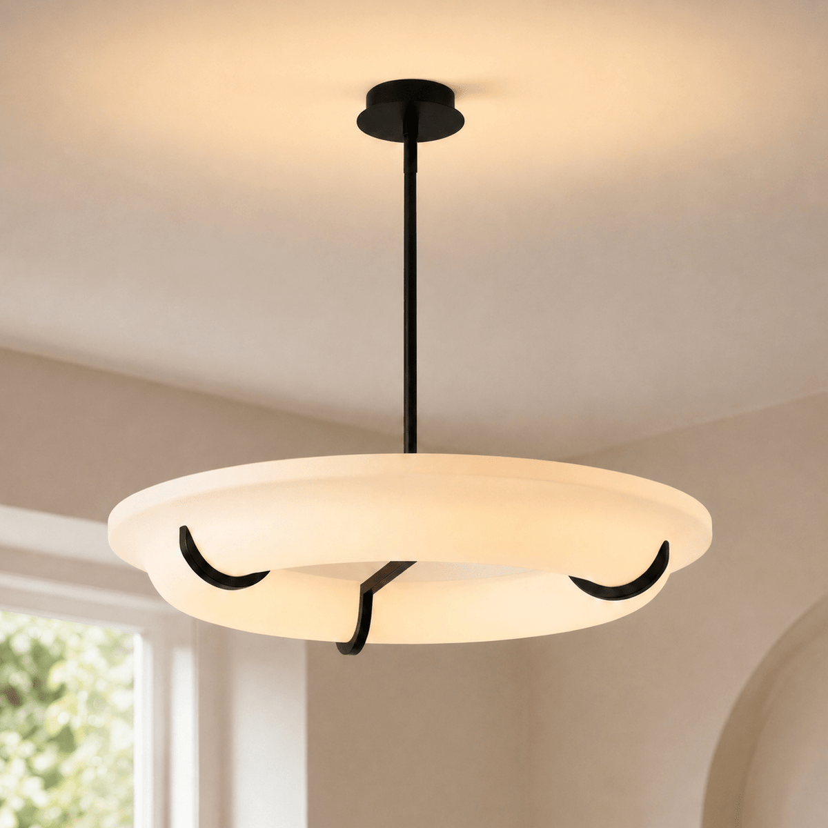 Living Room/Bedroom Chandelier – Sculptural Modern Halo Drift - 33.1 in (84 cm) / Black & WhiteBlushlighting