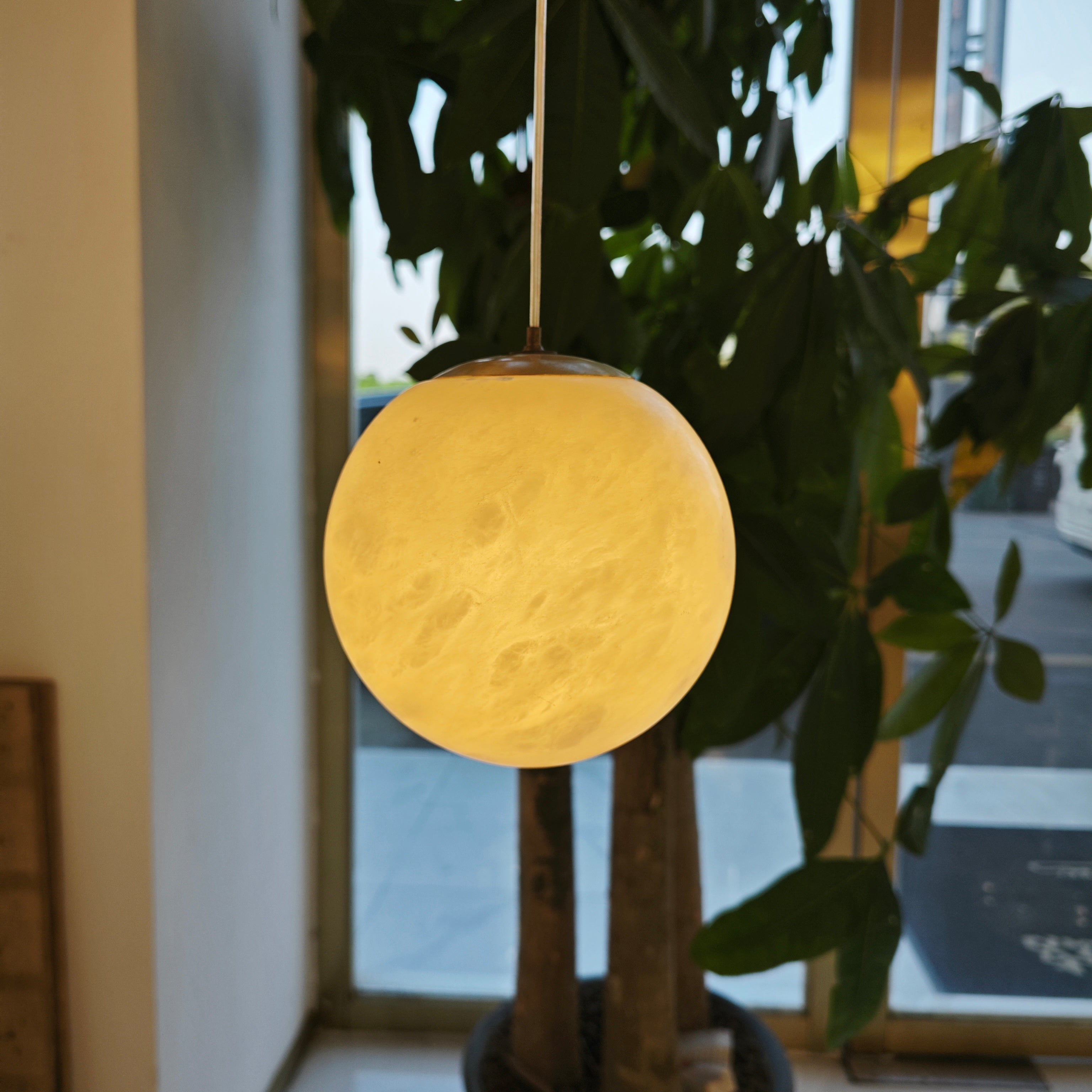 Luna Alabaster Sphere Staircase Chandelier, Multi Pendant Light - 7.87" DBlushlighting