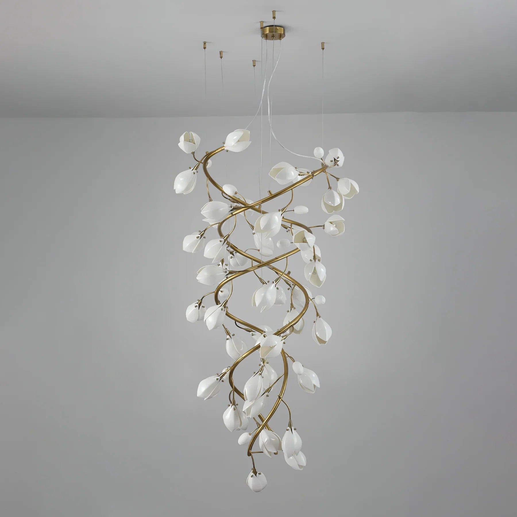 Lysandra Flower staircase chandelier - ∅ 47.2″ x H 98.4″ / Dia 120cm x H 250cmGold + WhiteBlushlighting