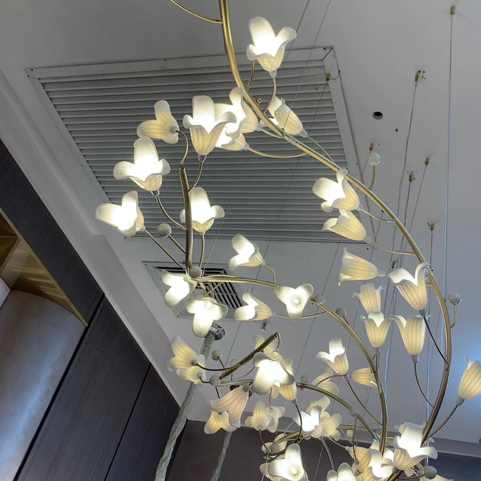 Modern Brass Branch Ceramics Flower Chandelier for Stylish Living Room Hotel and Restaurant - L110.24''*W30.7''/L280cm*W78cmWarm LightBlushlighting