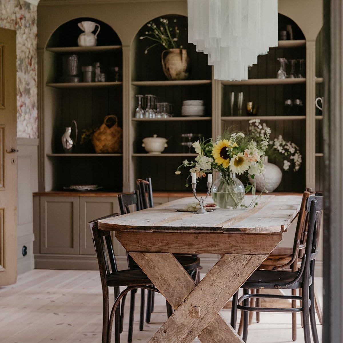 Murano Chandelier – 36 tubes – Alabaster white-Blushlighting