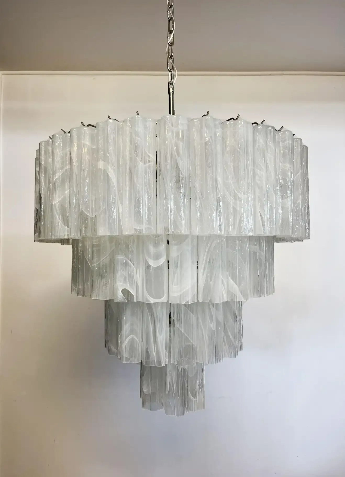Murano Chandelier – 78 tubes – Alabaster white-Blushlighting