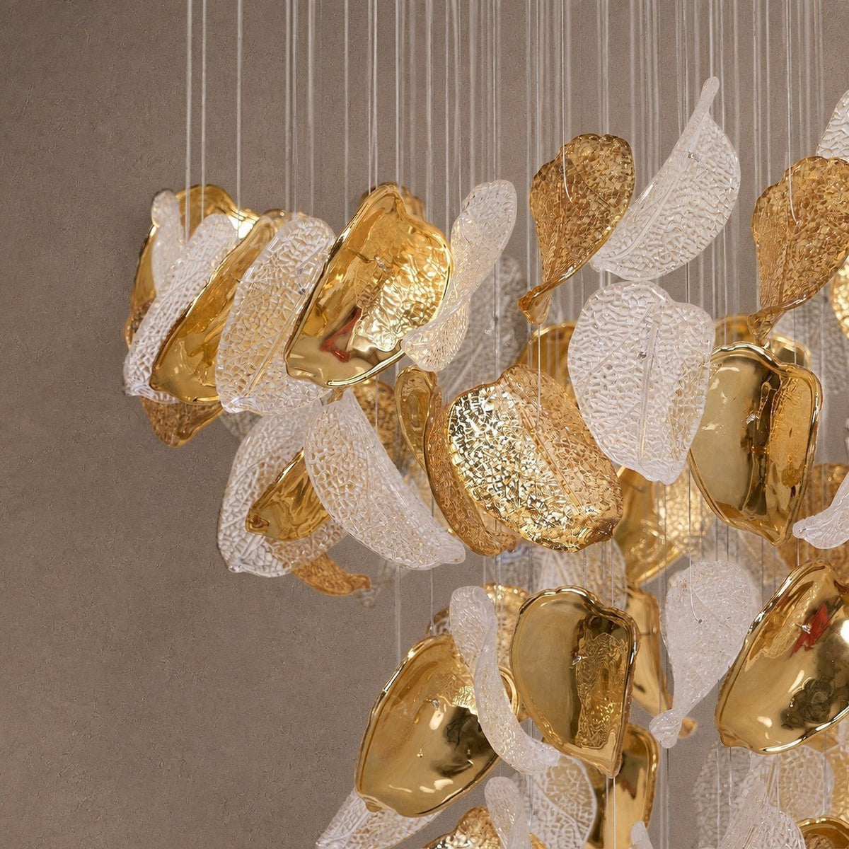 Shake Leaves Chandelier - ∅ 31.8″ x 78.7″ / Dia 80cm x 200cmGold & ClearWarm LightBlushlighting