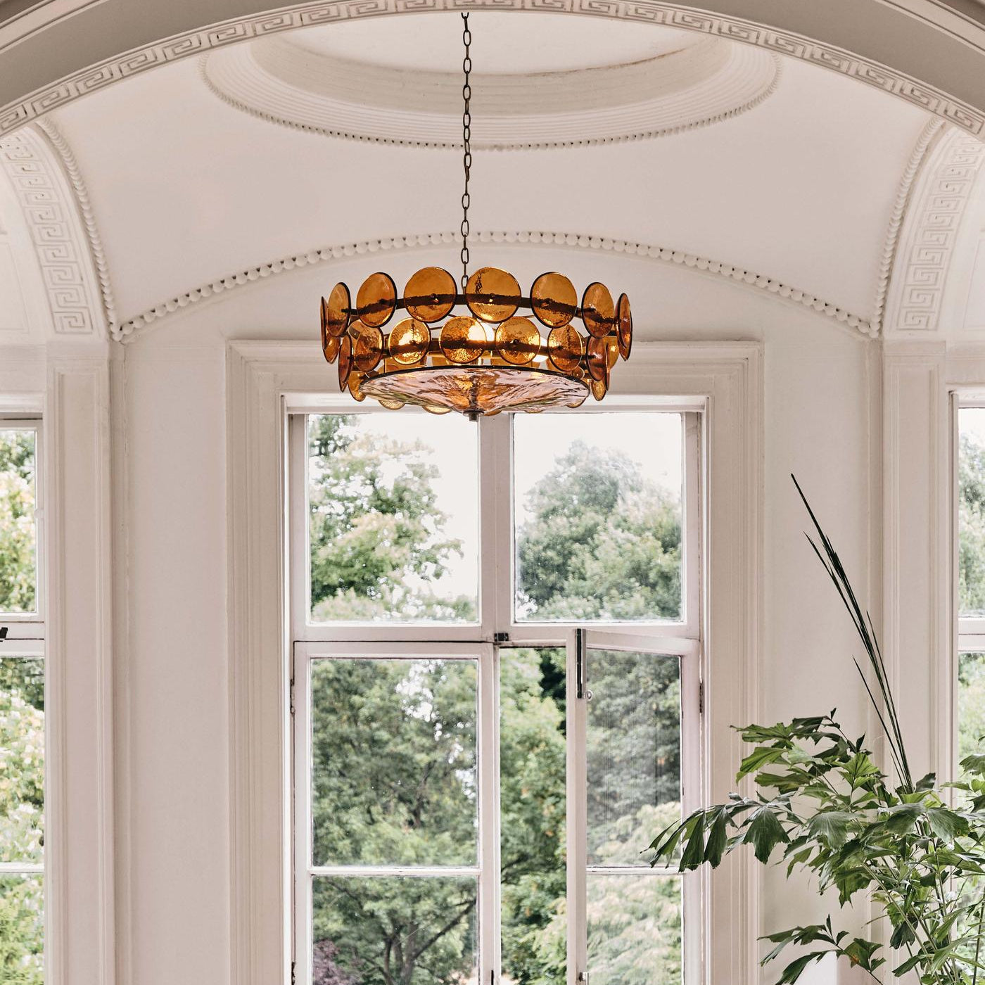 Solaris Disc Murano Chandelier - ∅ 39.4″ x H 14.2″Green & GoldBlushlighting