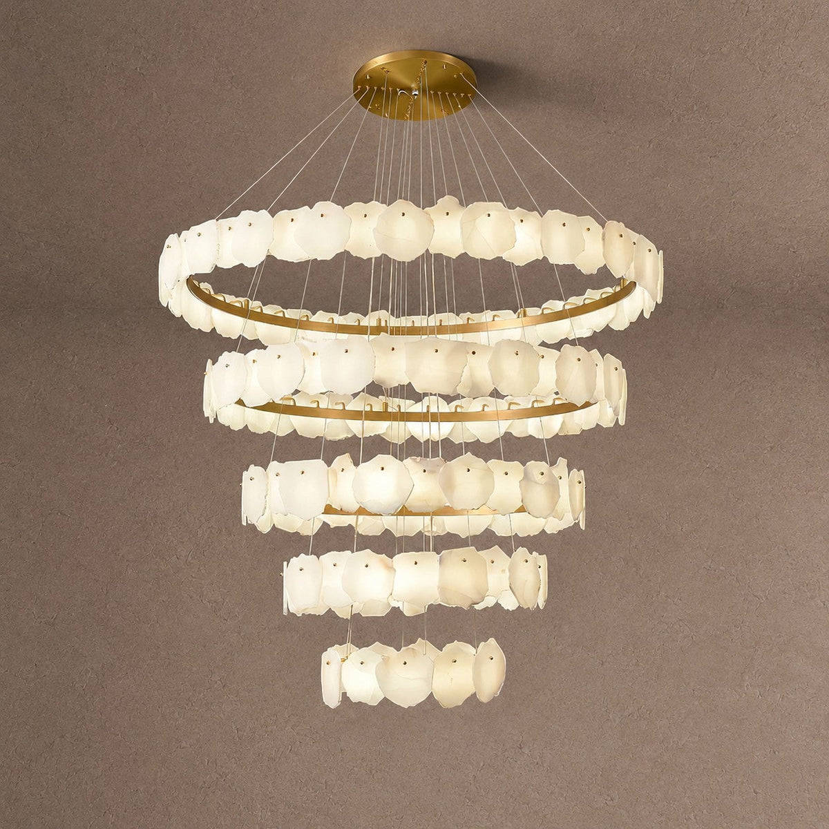 Spiral Alabaster Chandelier – Gold & White 4‑6 Layer Luxury Ceiling Light - 5-layers ∅ 53.1″ x H 47.2″Gold & WhiteWarm LightBlushlighting