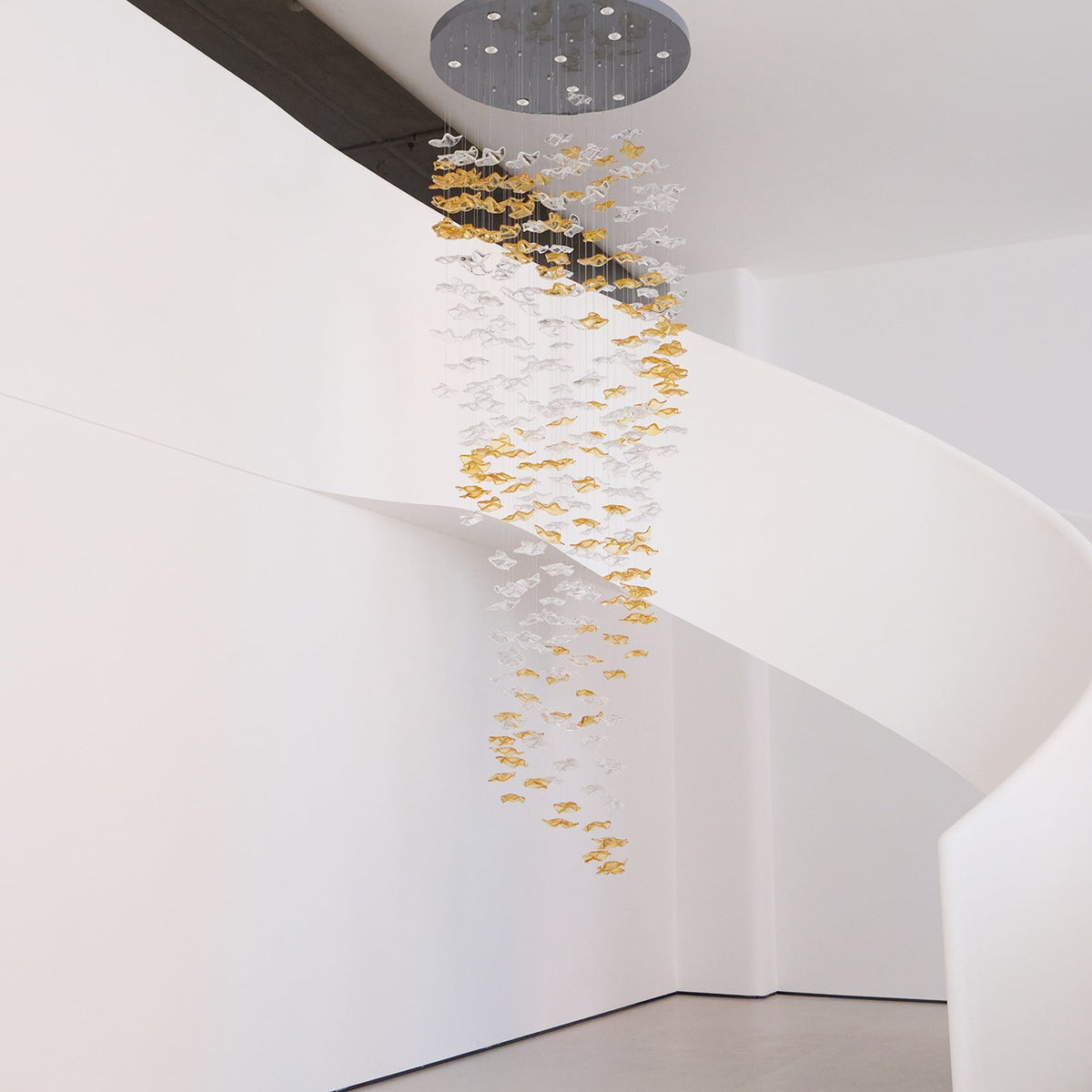 Tidal Art Glass Chandelier (With Canopy) - L 82.7″ x W 23.6″ x H 78.7″Clear & GoldWarm LightBlushlighting