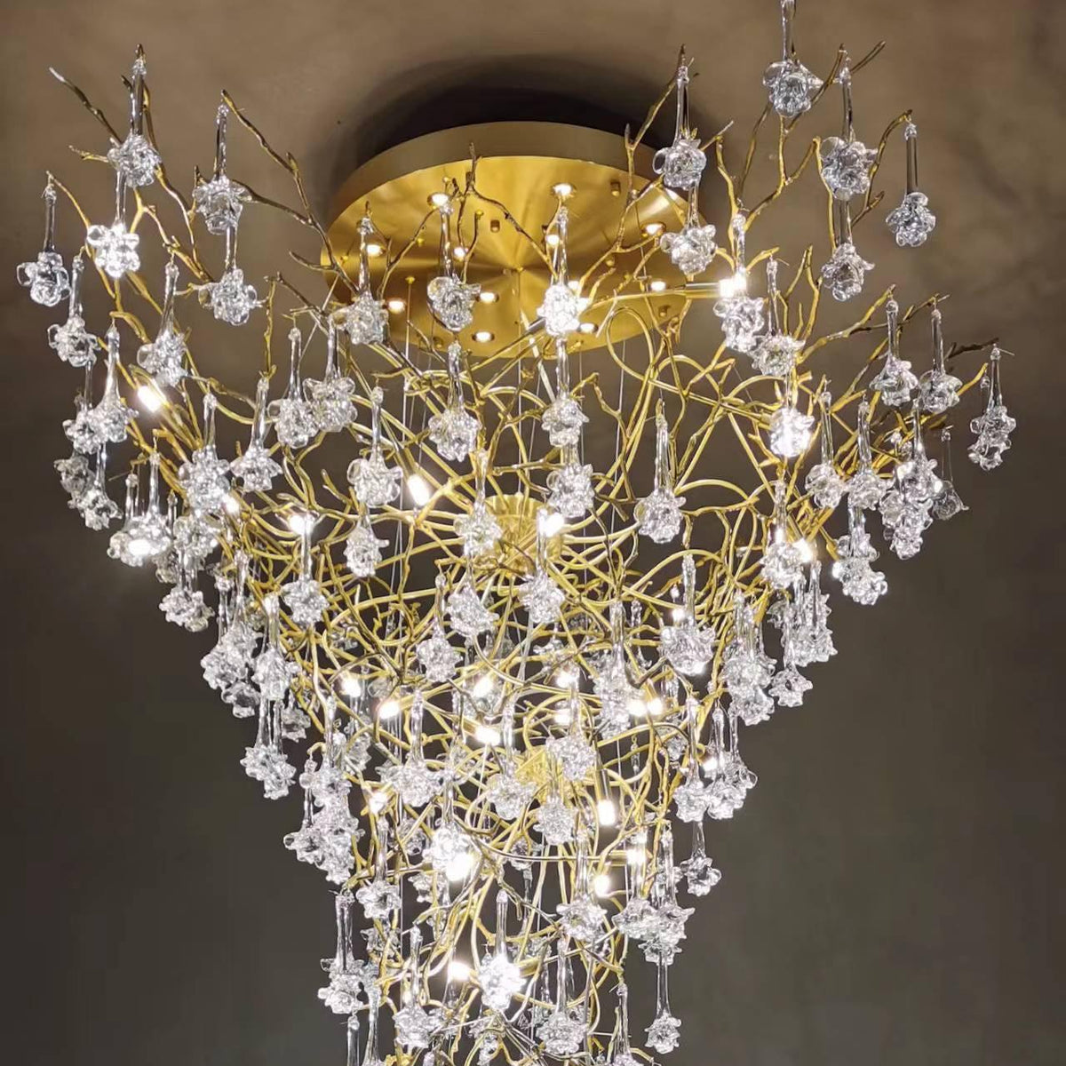 Tree Branch Staircase Chandelier - ∅ 59″ x H 141.7″ / Dia 150cm x H 360cmBrasssuitable for spaces over 12 feet(Weight over 300 lbs )Blushlighting
