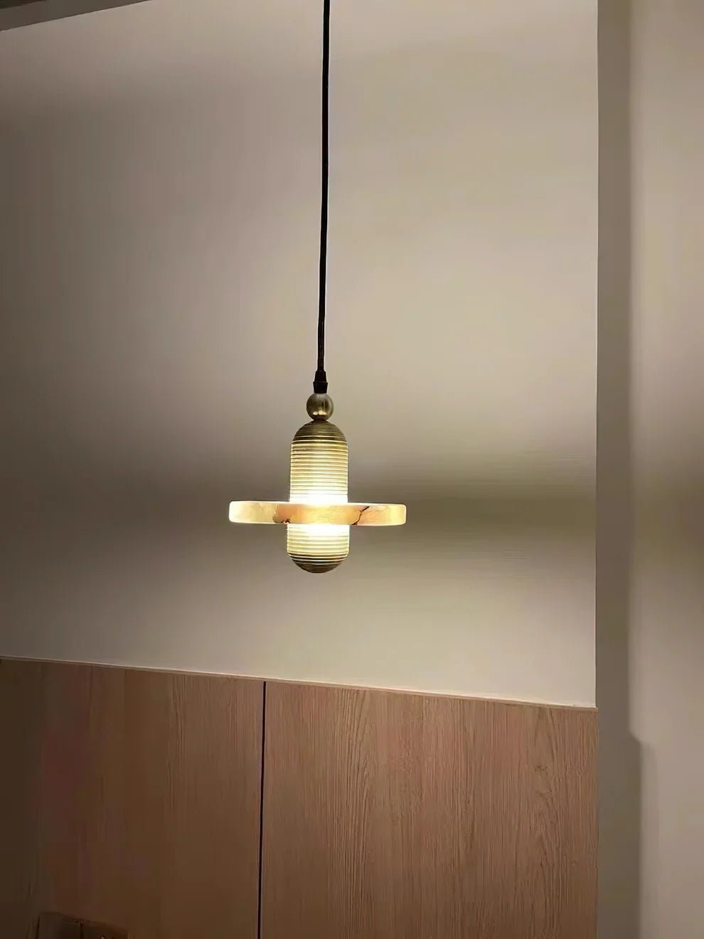 Alabaster Comet Pendant Lamp - D 28cm x H 31.5cm / ∅ 11″ x H 12.4″BlackWarm LightBlushlighting
