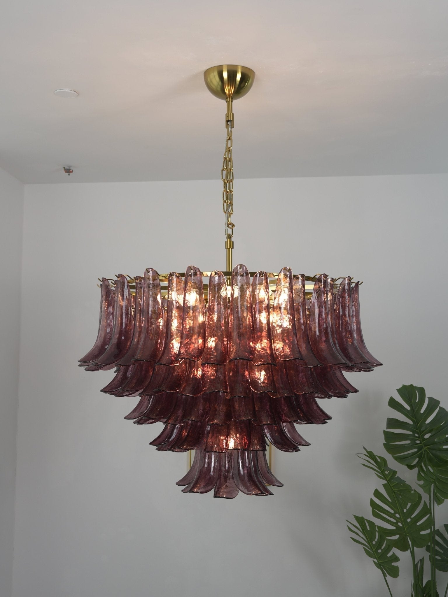 Amethyst Bloom Chandelier - ∅ 39.4″ x H 27.6″Gold & AmethystBlushlighting