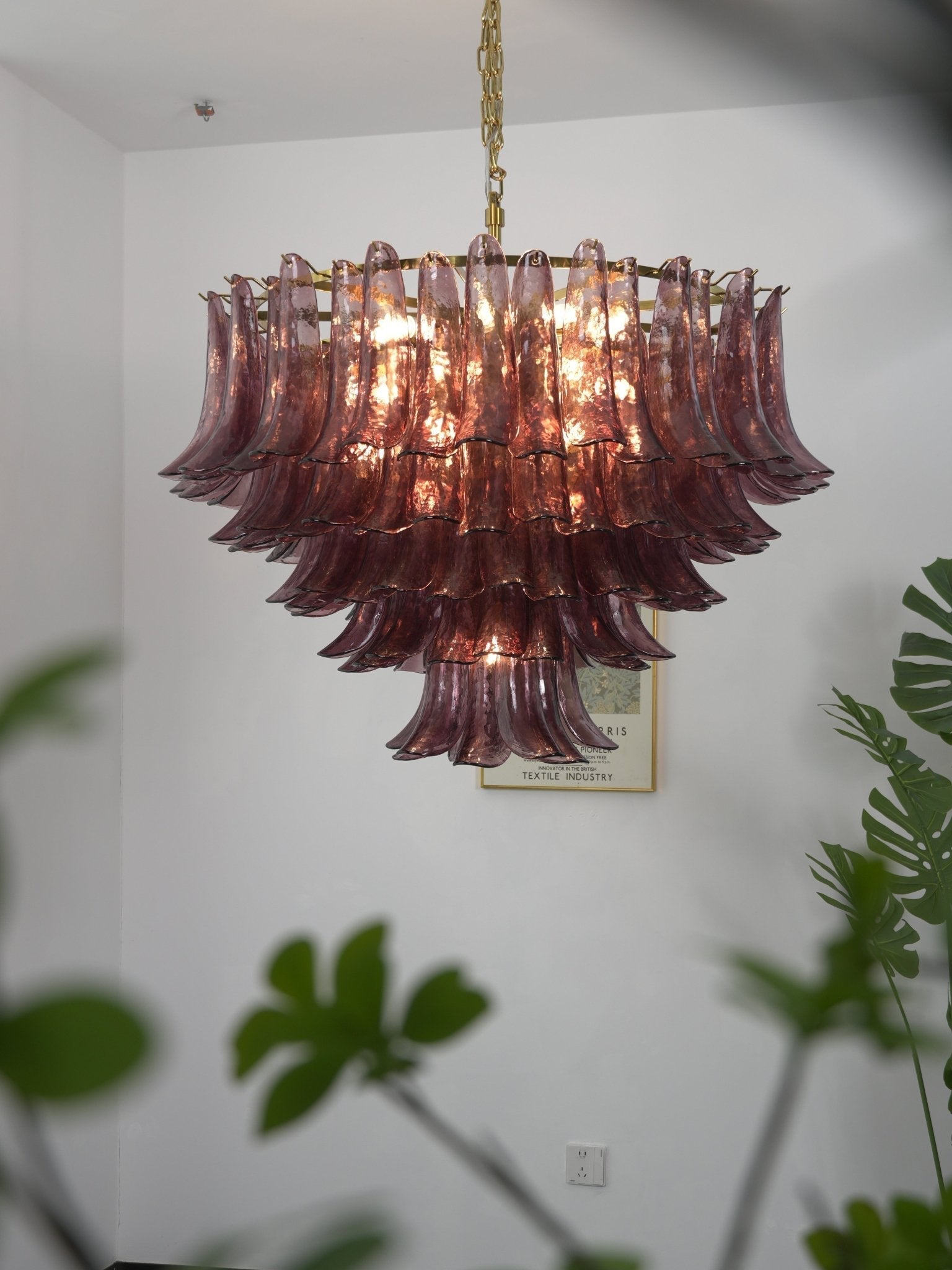 Amethyst Bloom Chandelier - ∅ 39.4″ x H 27.6″Gold & AmethystBlushlighting