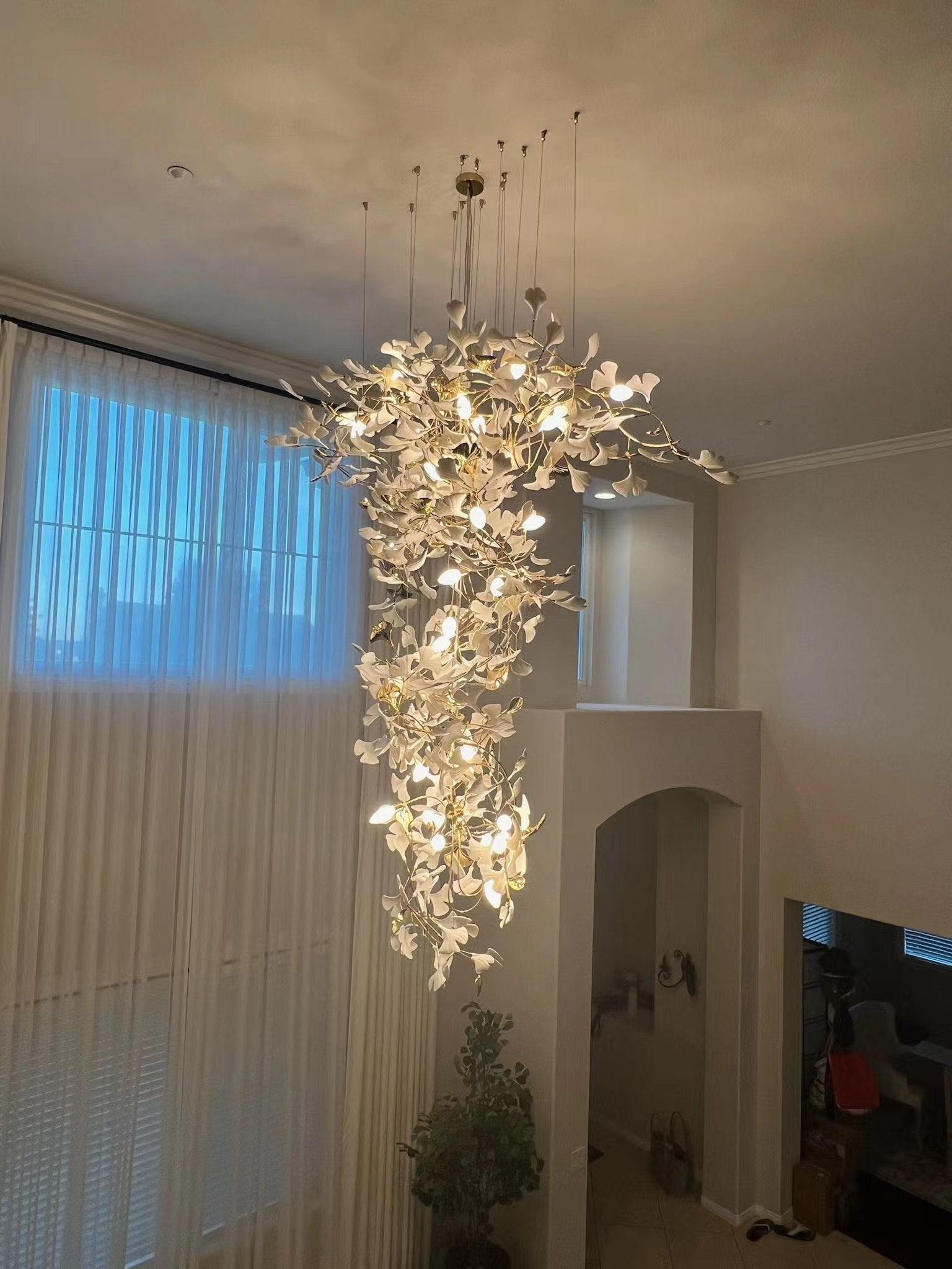 Artistic Tree Branch Pendant Light with Ceramic Ginkgo Leaves for High Ceilings in Hotel or Home - D39.4"*H70.9"/ 16 Lights (288 Pieces)Warm LightBlushlighting