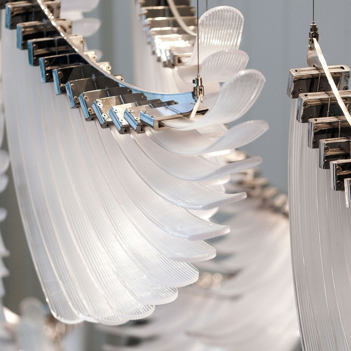 Bird Feather Wings LED Chandelier - Dia 200cm x H 250cm / ∅ 78.7″ x H 98.4″Silver & WhiteWarm LightBlushlighting