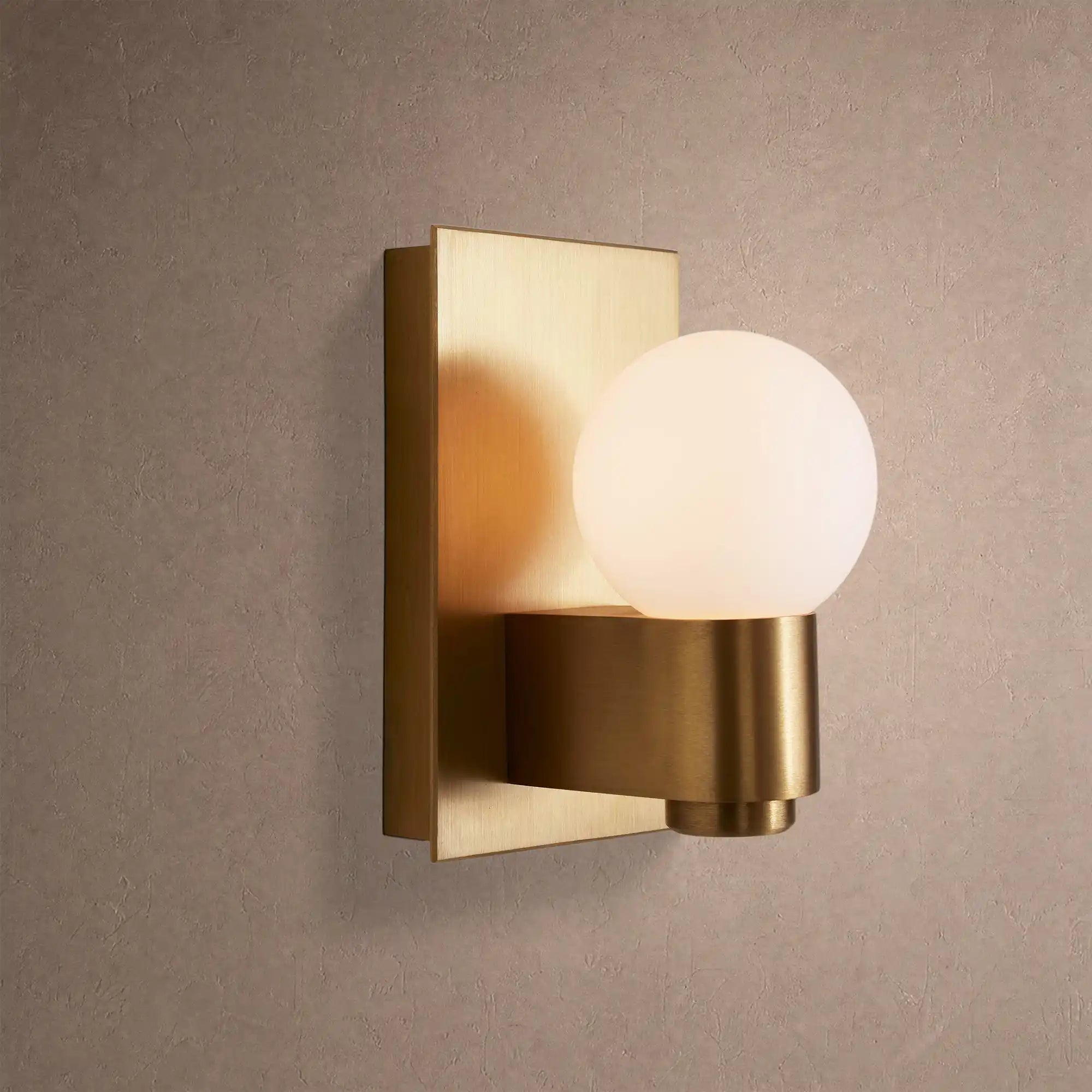 Casens Wall Sconce - CrackleBlushlighting
