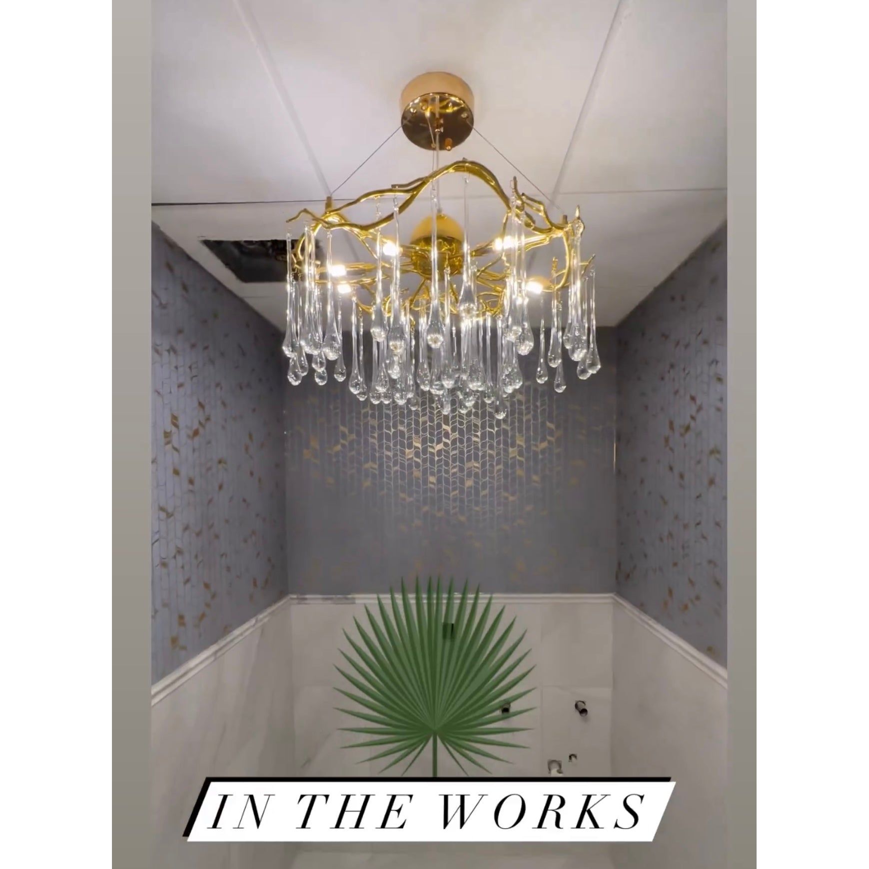 Dawn Teardrop Branch Brass Round Chandelier - 26" diameterClear GlassBlushlighting