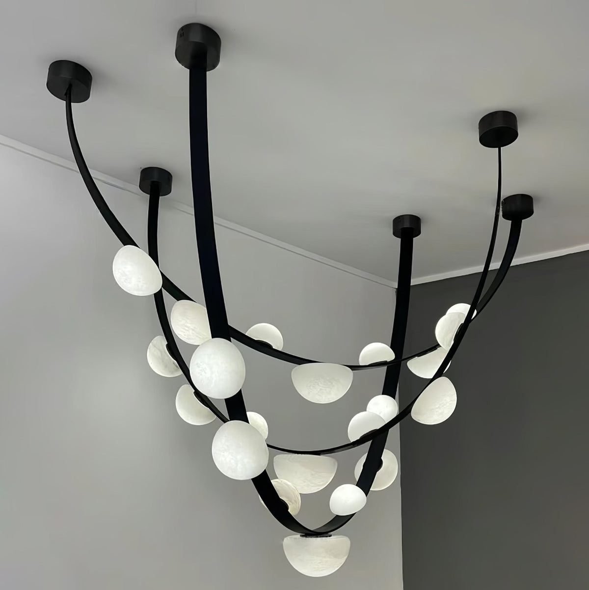 Dew Drops Alabaster LED Chandelier – Black White Warm Light - L 74″ x H 47.2″Black & WhiteWarm LightBlushlighting