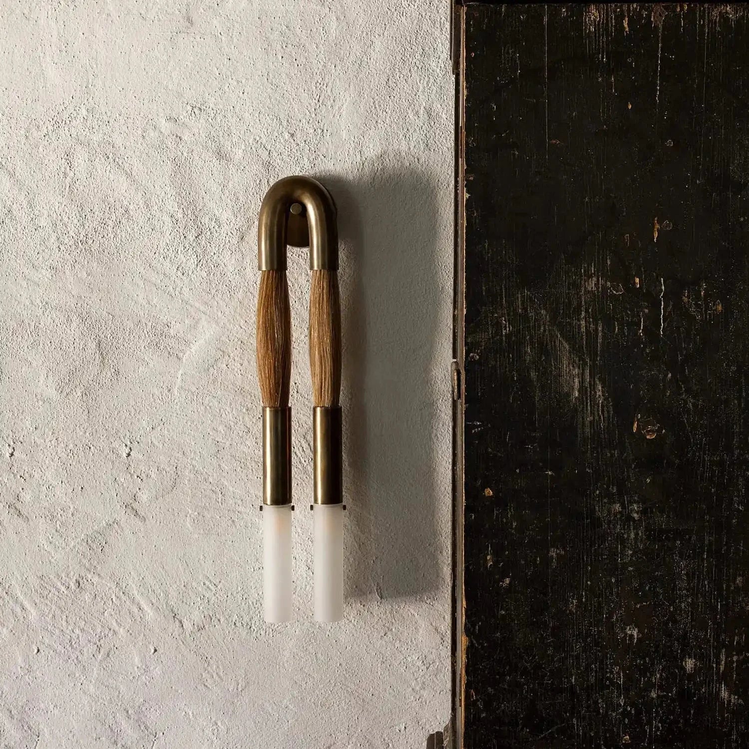 Double Head Antonia Horsehair Sconce - Dia 14cm X H 78cm / ∅ 5.5″ X H 30″Aged BrassPalominoBlushlighting