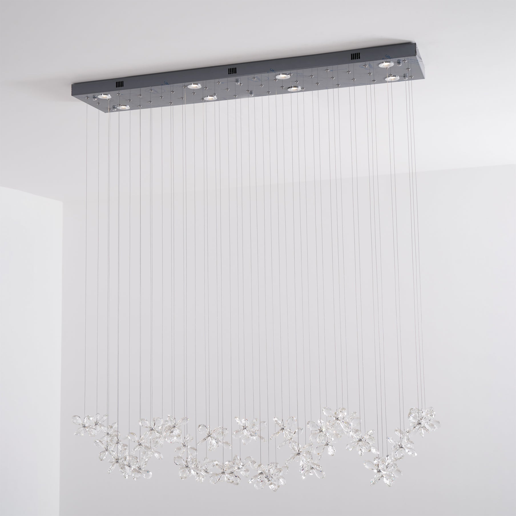 Floating Butterfly Chandelier - Long Canopy L 39.4″ x H 9.8″ x H 59.1″Silver & ClearWarm LightBlushlighting