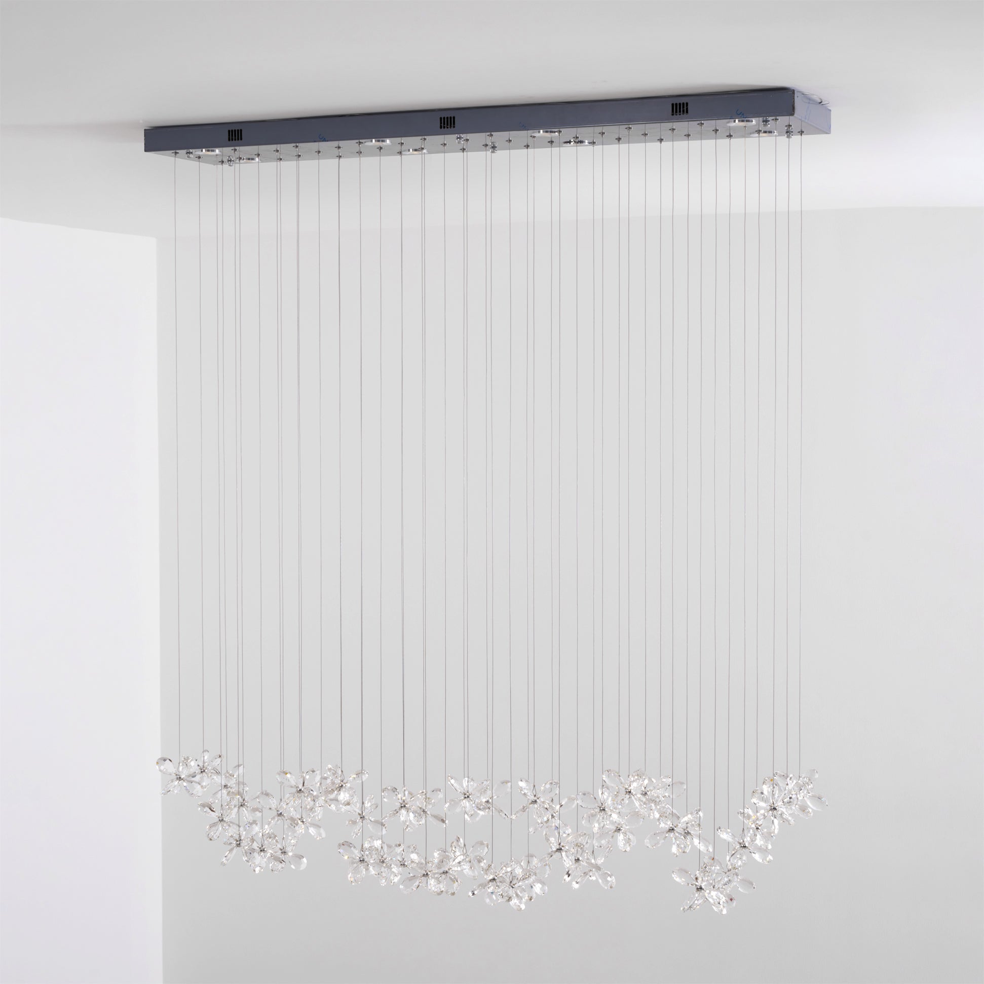 Floating Butterfly Chandelier - Long Canopy L 39.4″ x H 9.8″ x H 59.1″Silver & ClearWarm LightBlushlighting