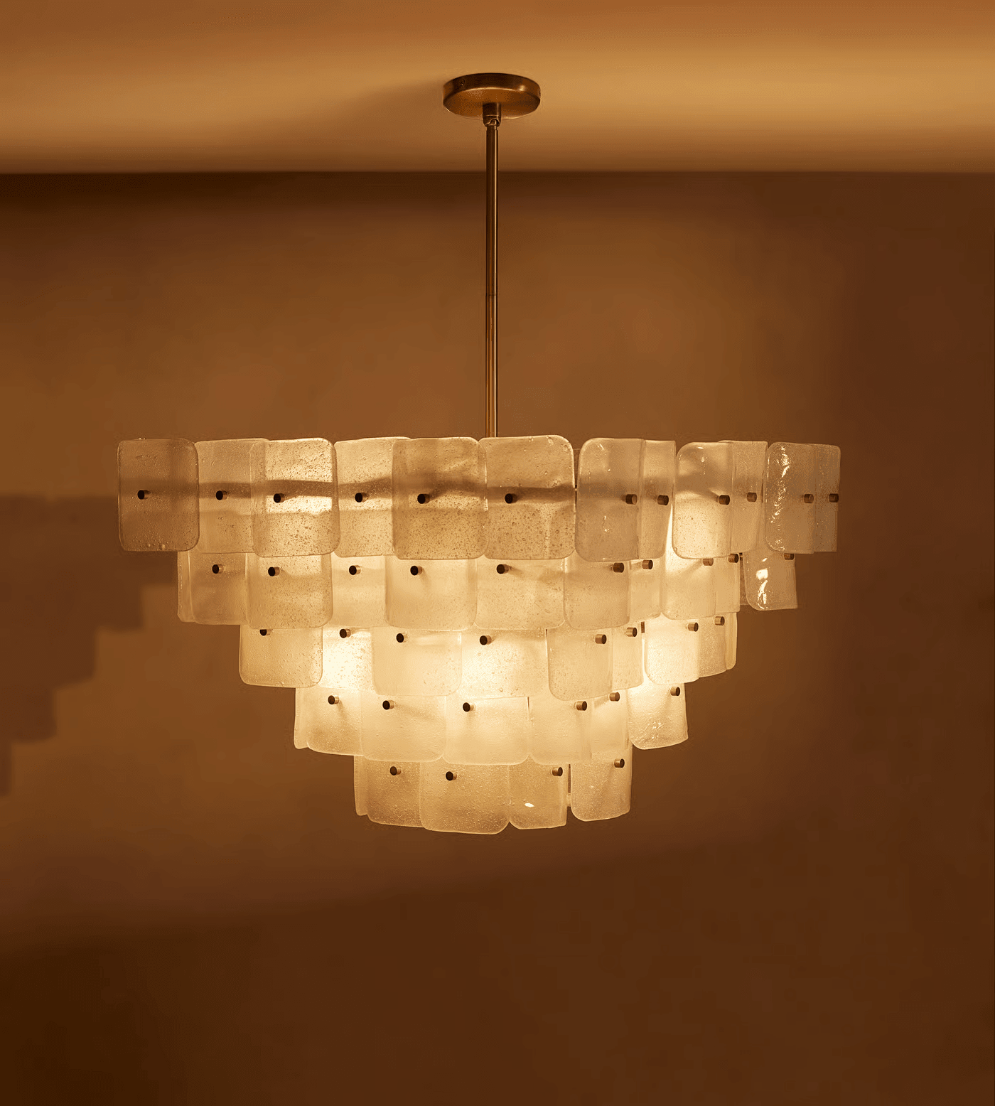 Francis Chandelier - L 27.6″ x W 27.6″ x H 19.3″Gold & WhiteBlushlighting