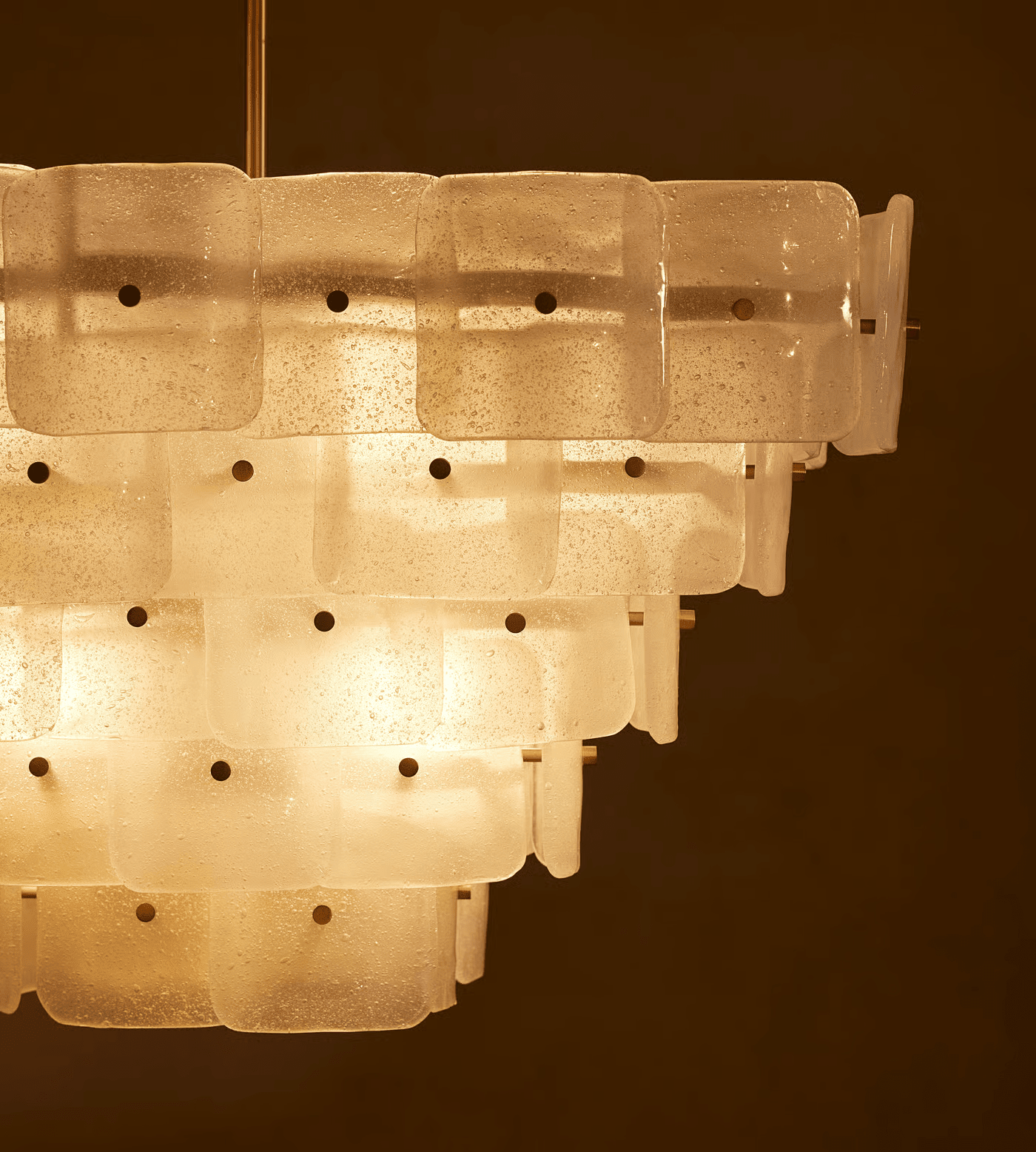 Francis Chandelier - L 27.6″ x W 27.6″ x H 19.3″Gold & WhiteBlushlighting