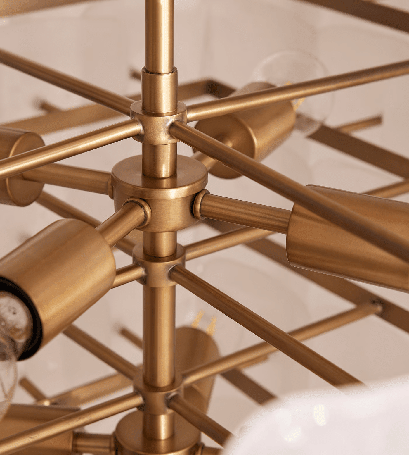 Francis Chandelier - L 27.6″ x W 27.6″ x H 19.3″Gold & WhiteBlushlighting