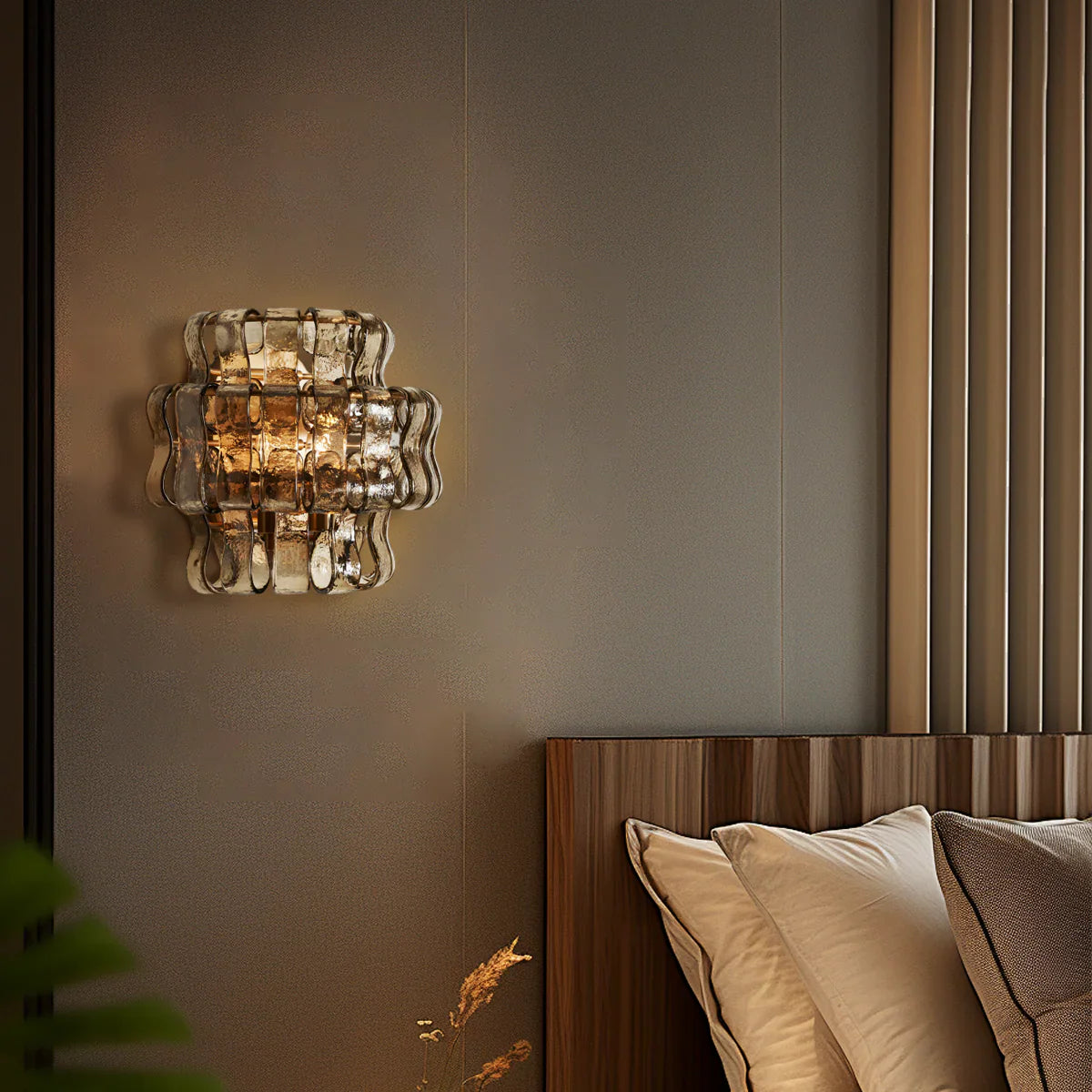 Ghiacio Glass Wall Sconce-