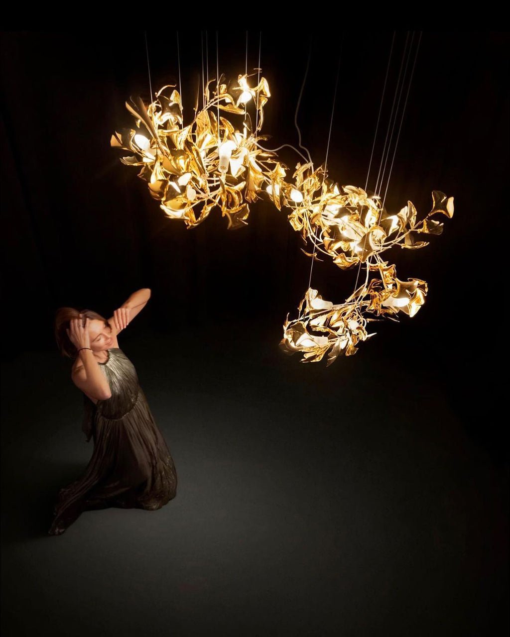 Gingko Leaves Chandelier - L 196.8″ x W 31.5″ x H 59.1″White & GoldBlushlighting