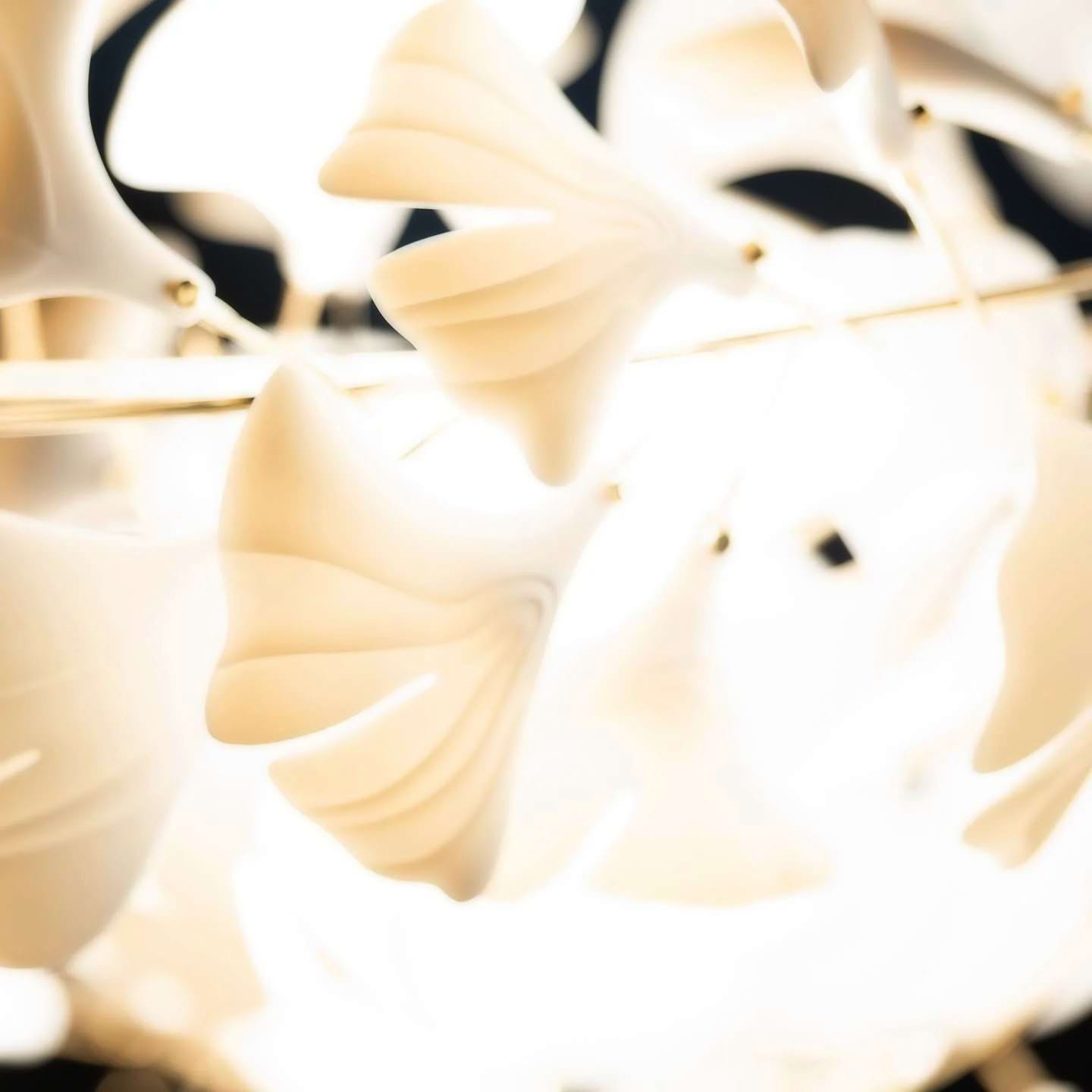 Gingko Leaves Chandelier - L 196.8″ x W 31.5″ x H 59.1″White & GoldBlushlighting