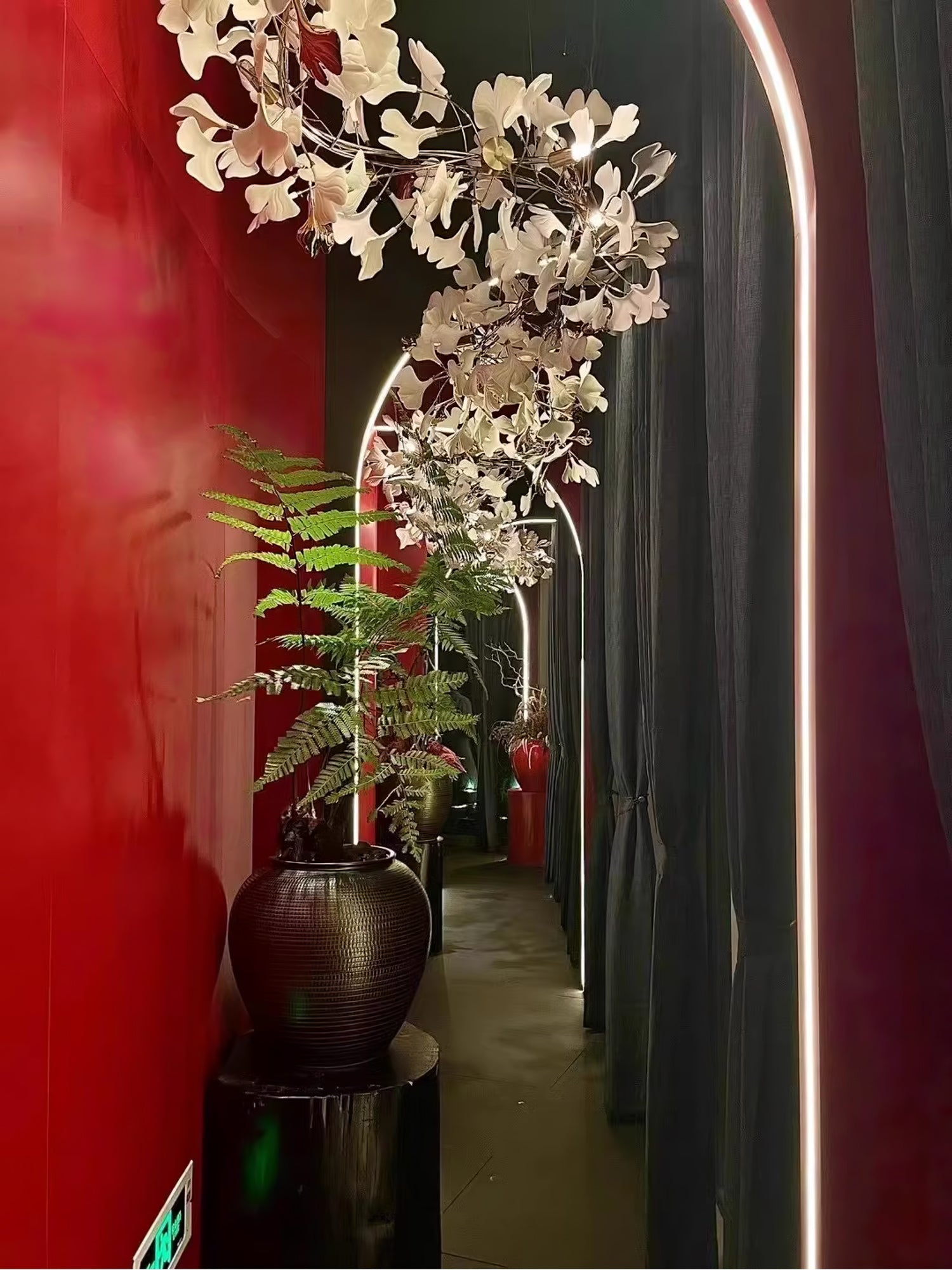 Gingko Leaves Chandelier - L 196.8″ x W 31.5″ x H 59.1″White & GoldBlushlighting