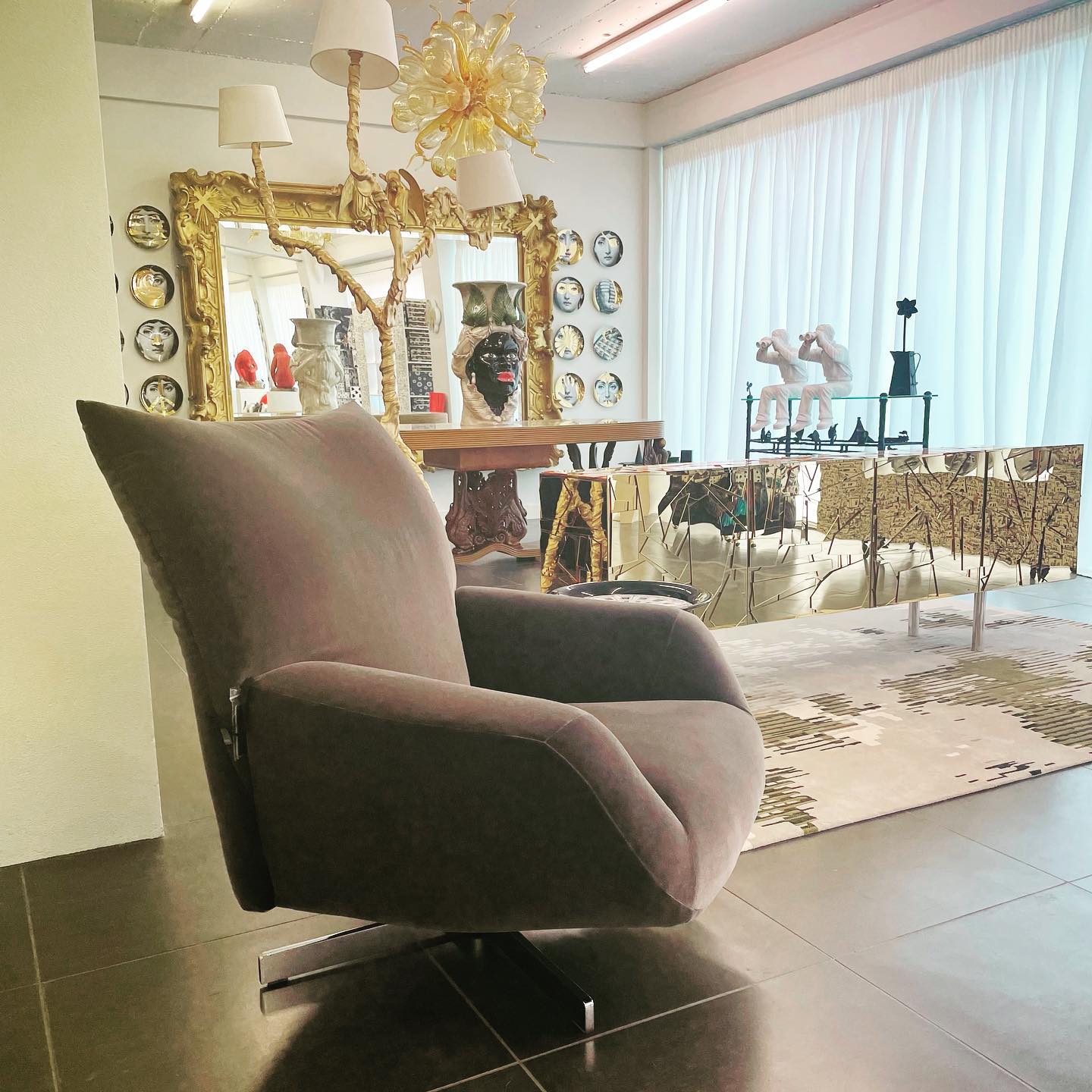 Ines brass three-light floor lamp product view 17